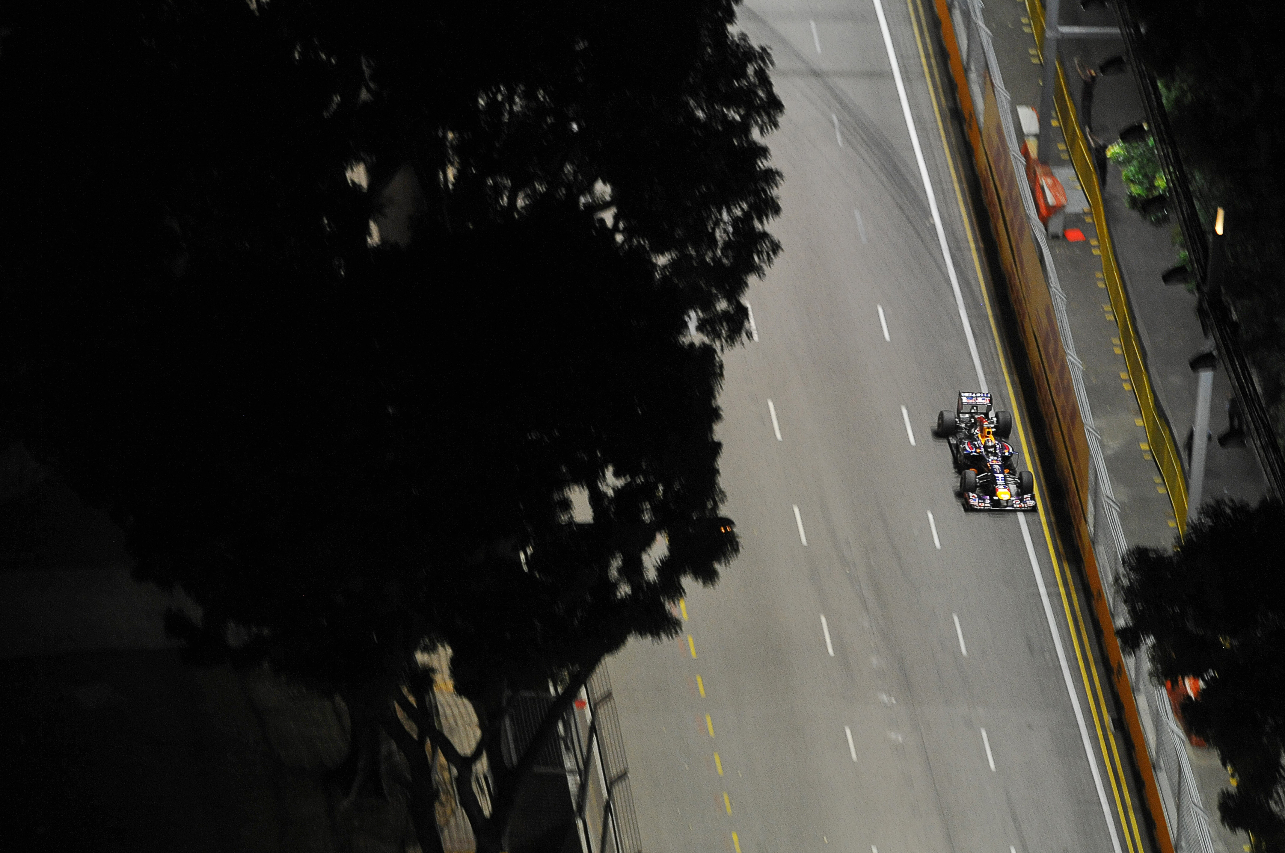 Race: Vettel vermorzelt concurrentie in Singapore
