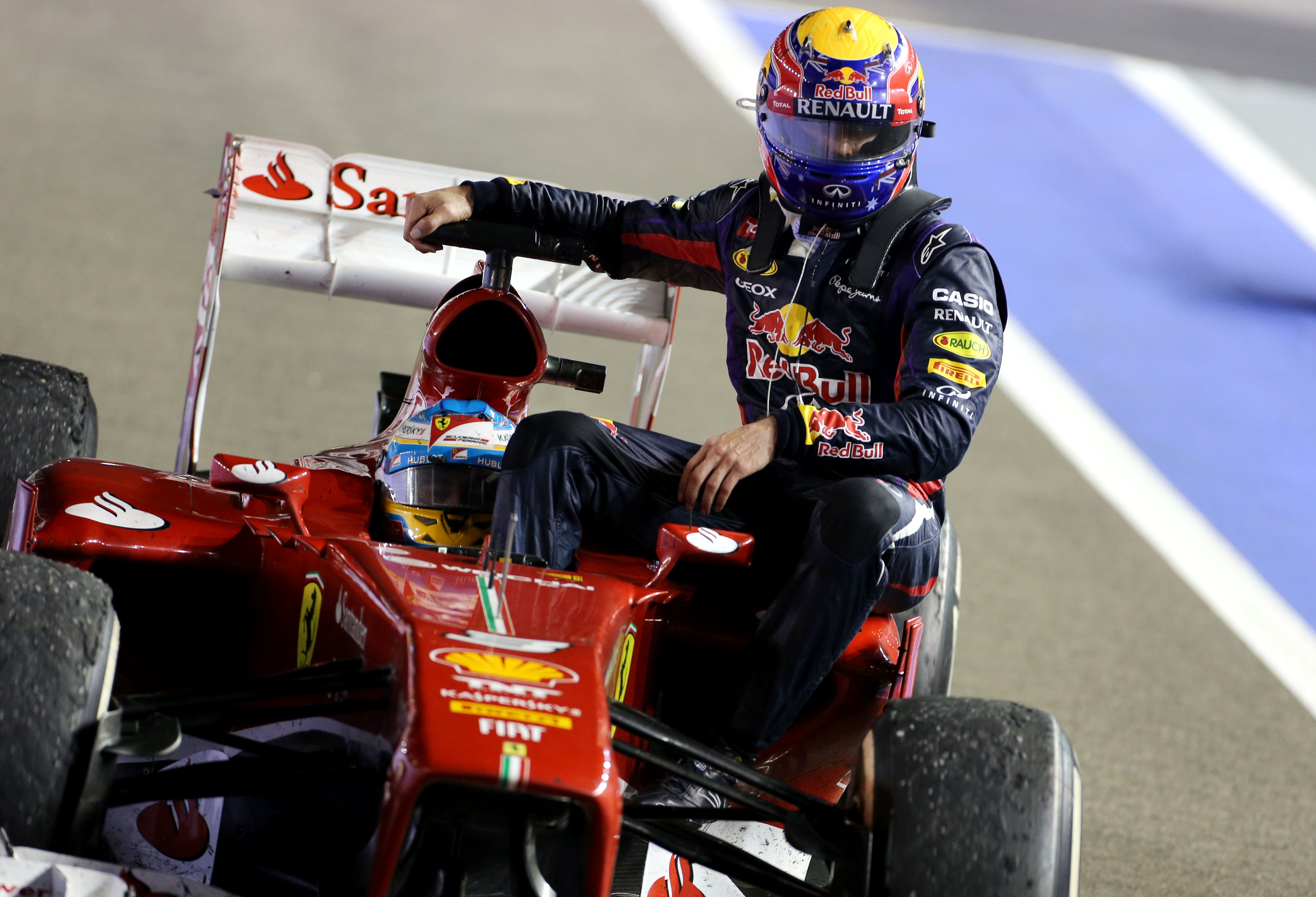 Webber houdt gridstraf over aan lift Alonso