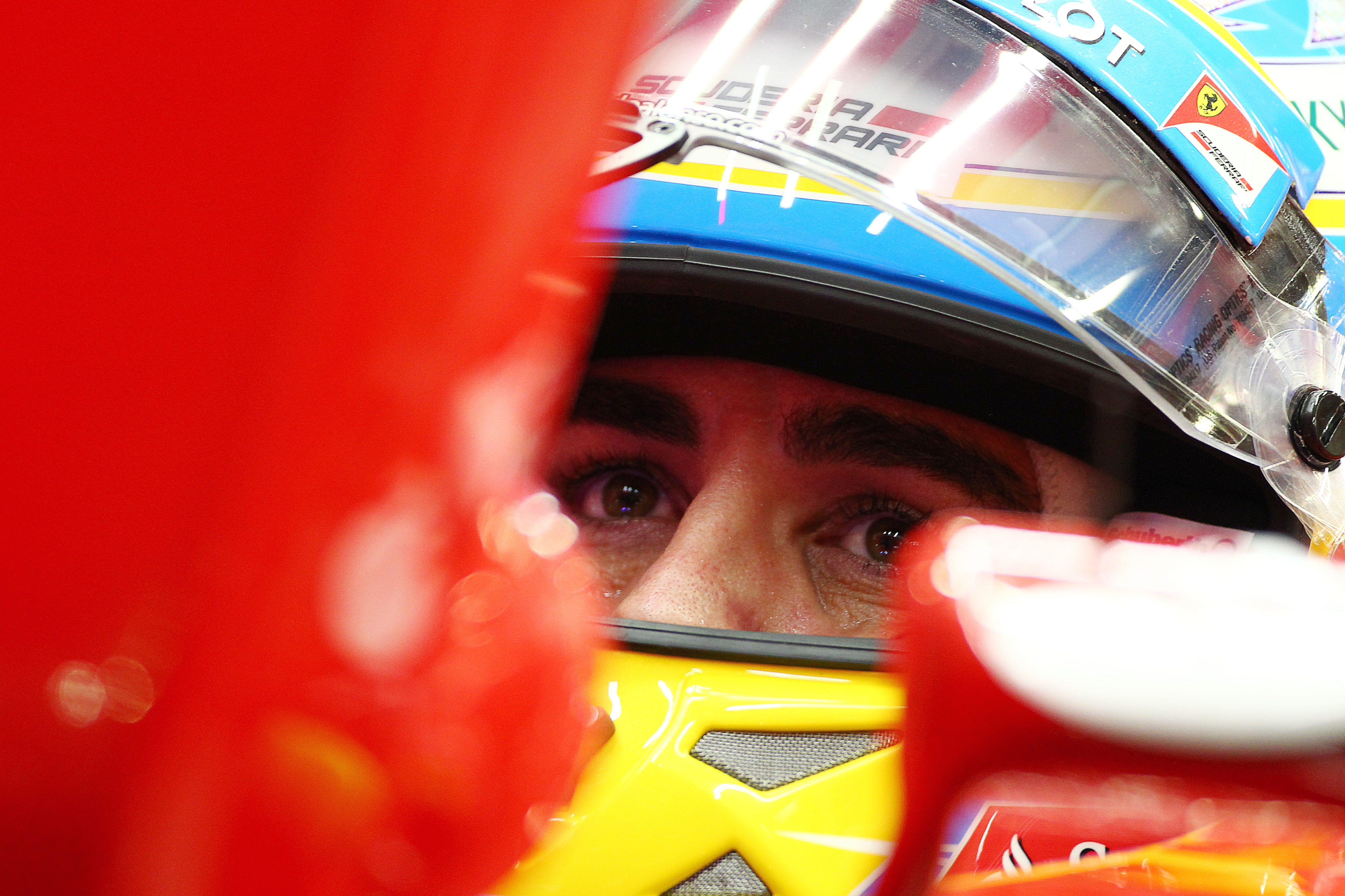 Alonso herhaalt: ‘Ik blijf bij Ferrari’