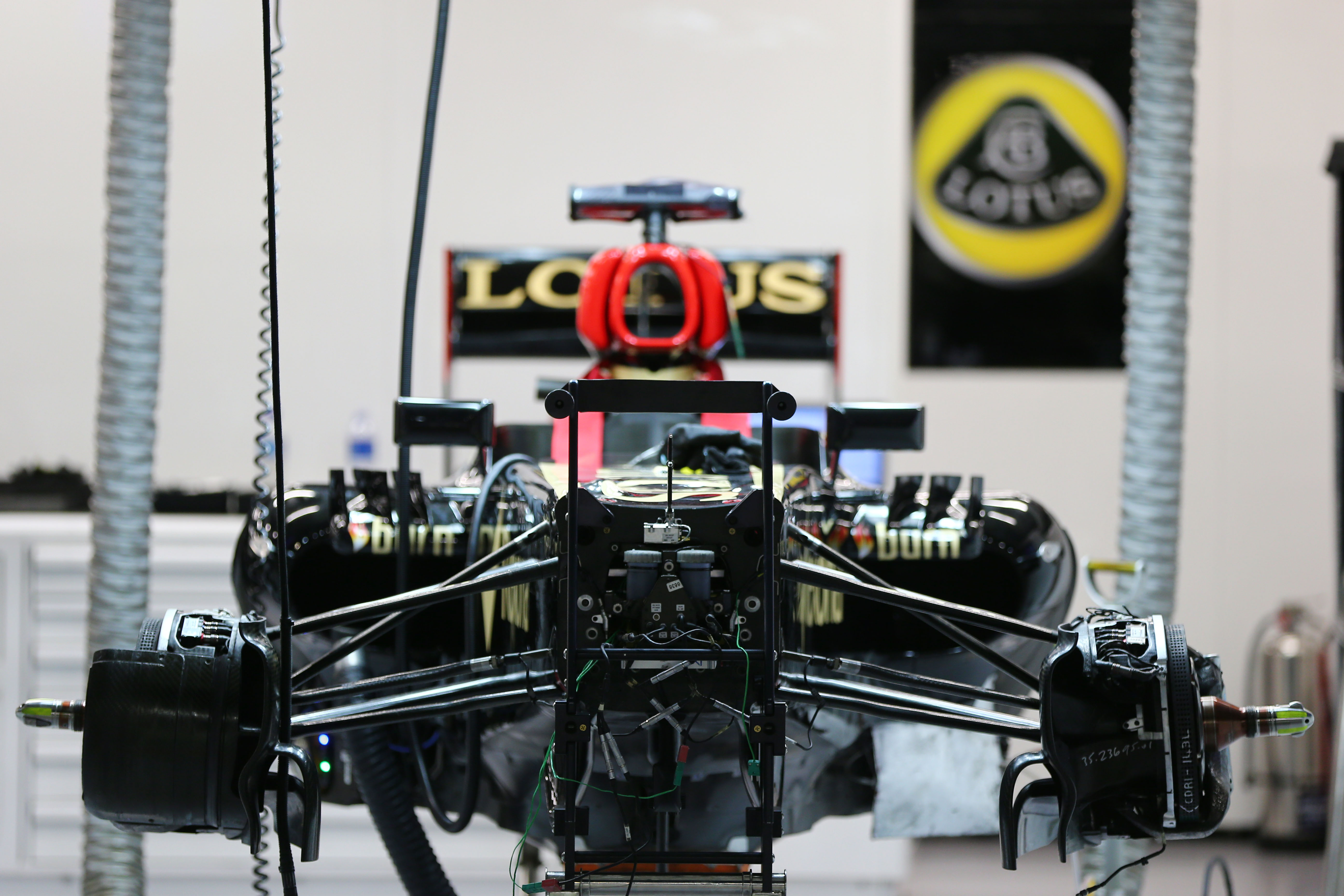 Lotus: ‘Eerst de financiën, dan een coureur’
