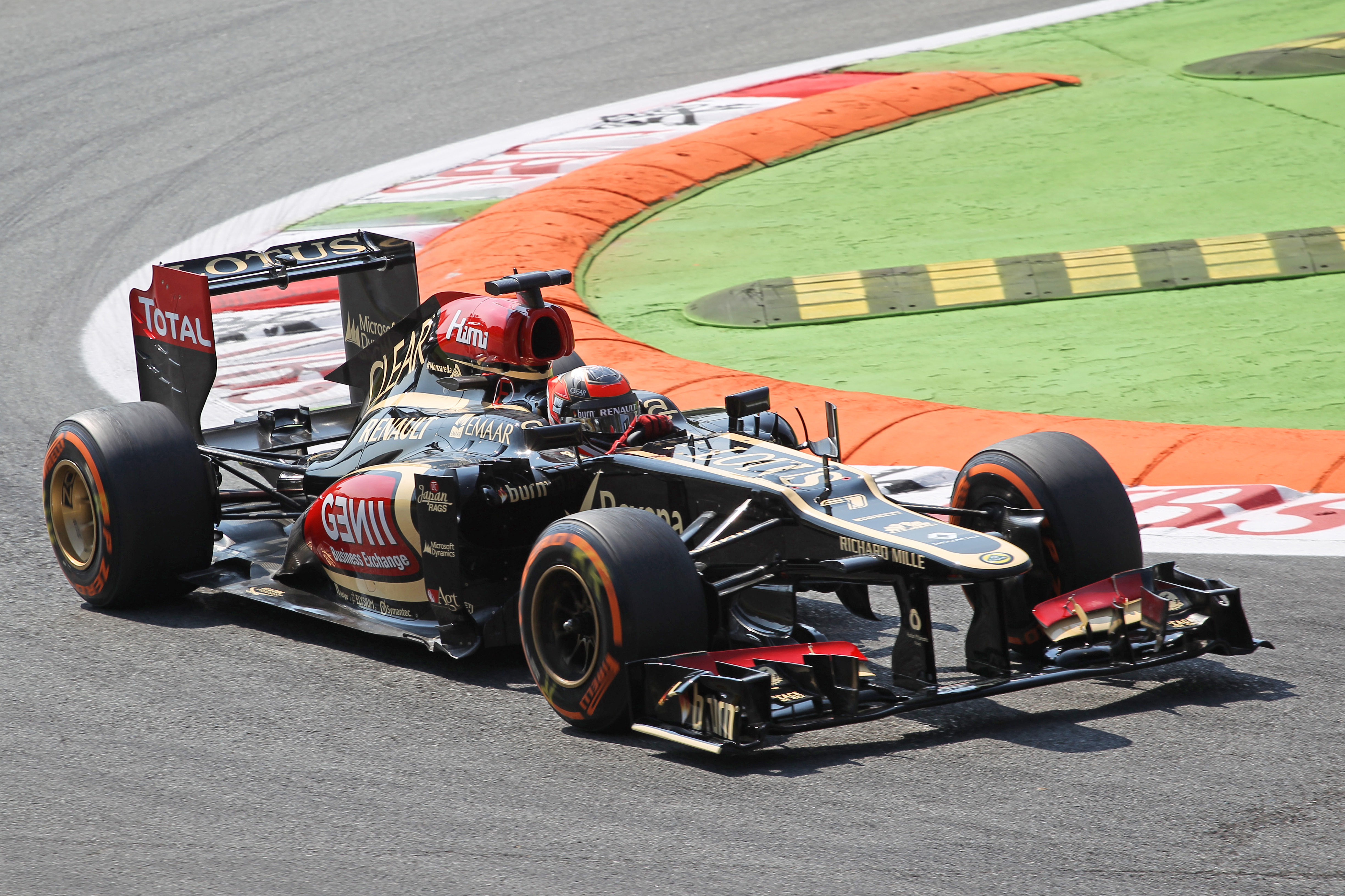Räikkönen aast na puntloze races op podium in Singapore