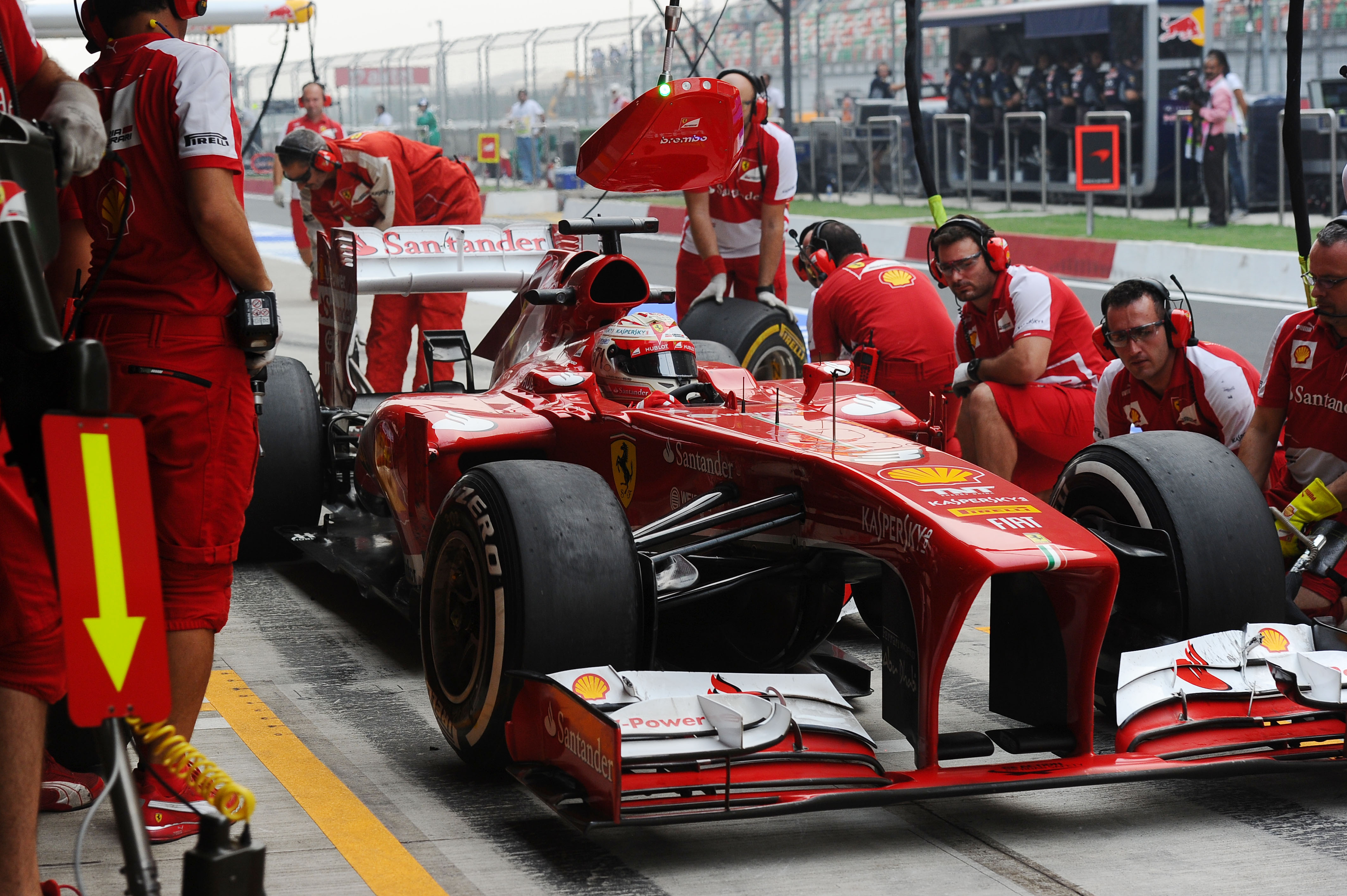 Versnellingsbakprobleem hindert Alonso in ochtendsessie