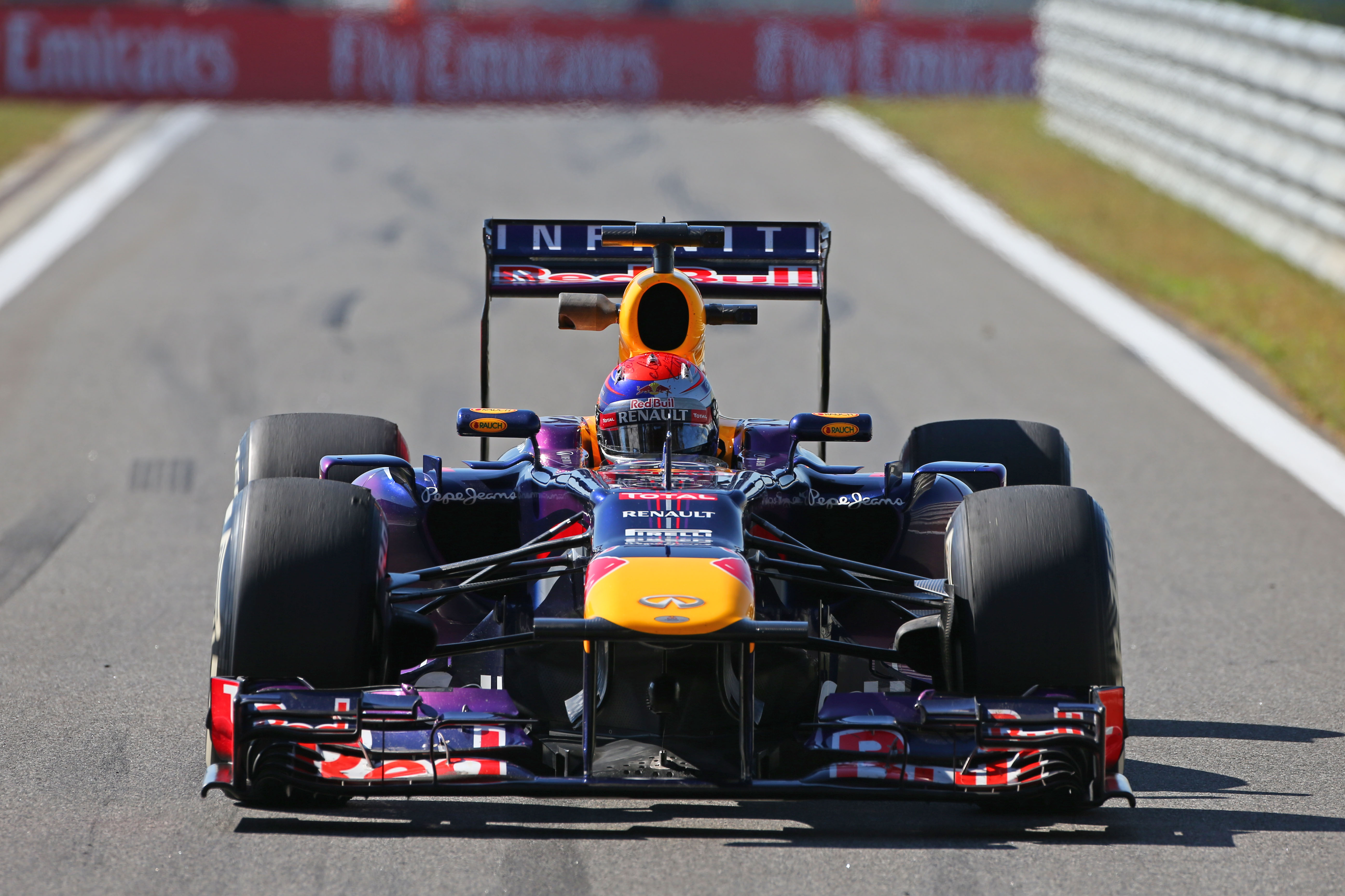 VT3: Vettel herneemt koppositie