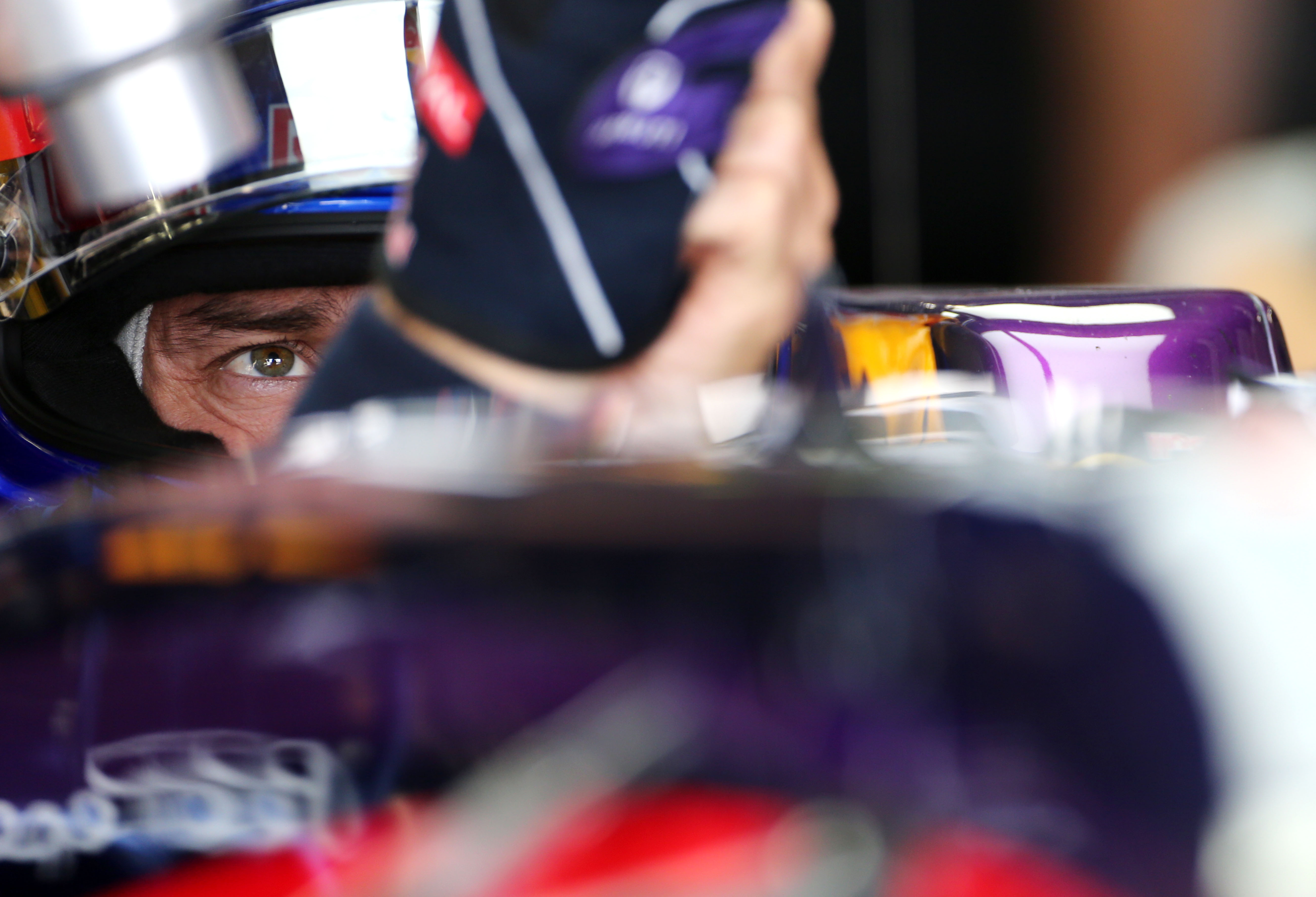 VT3: Webber snel, pech voor Vettel