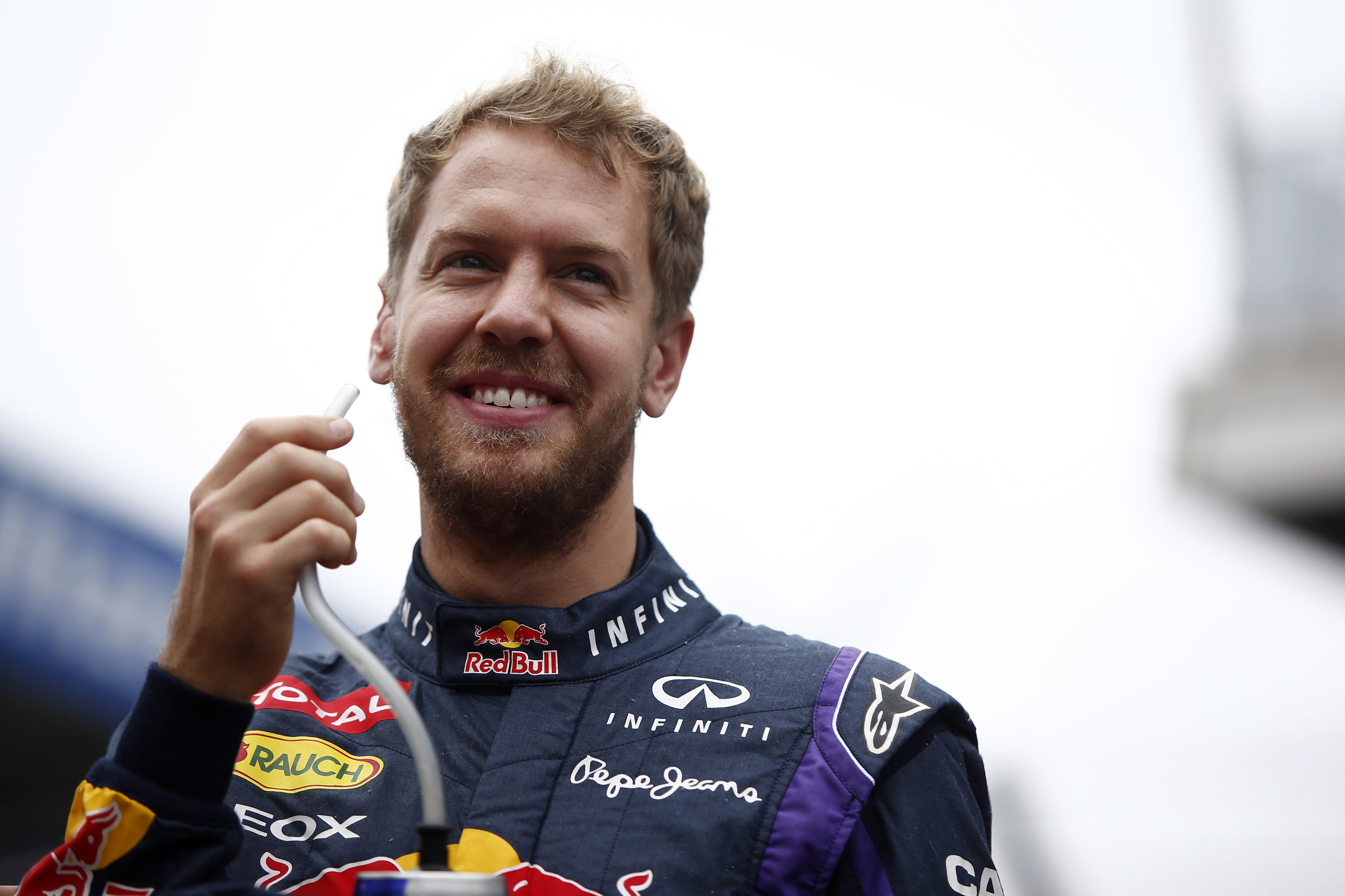 Race: Vettel wint voor uittredende Webber