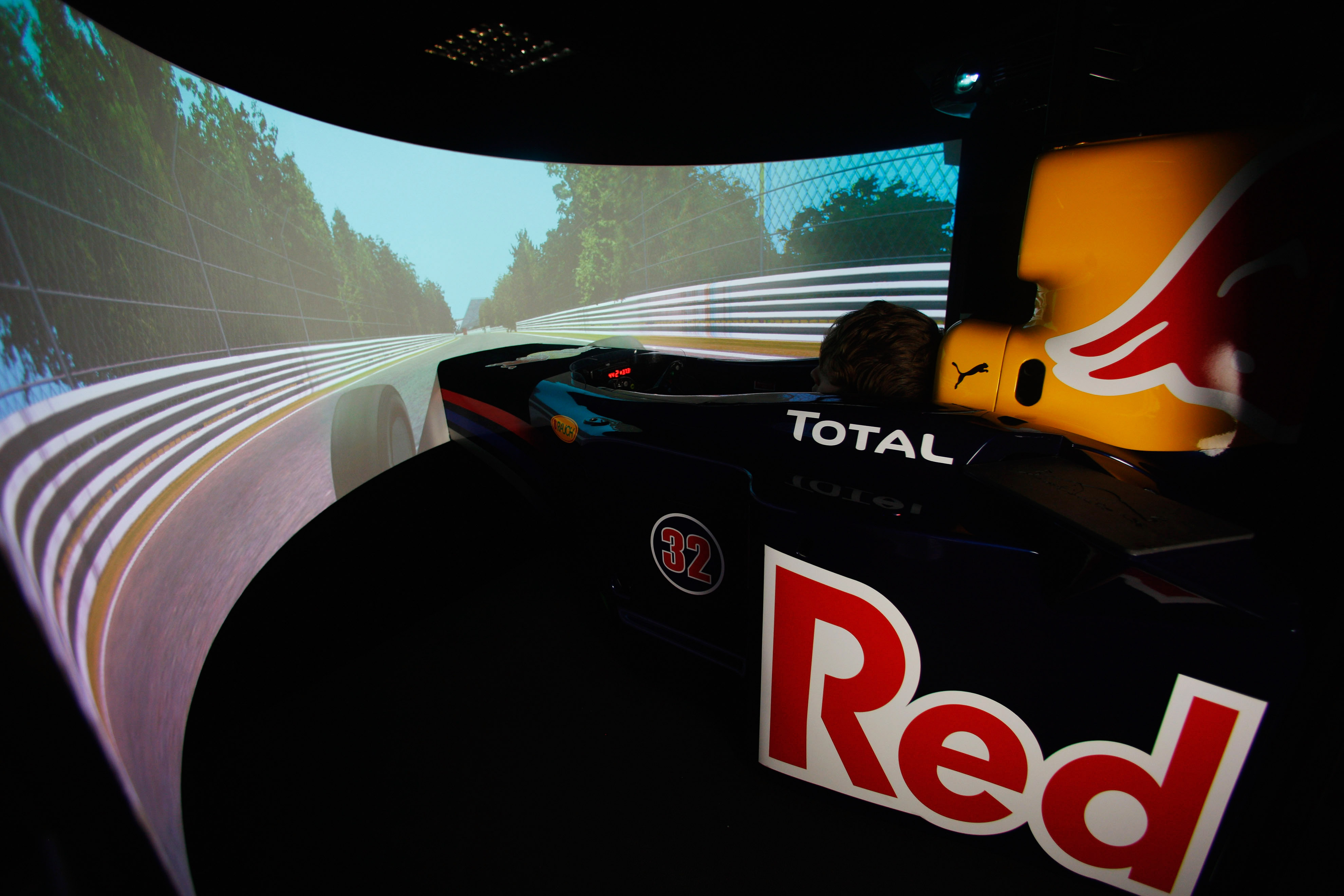 Extra ‘simulatordienst’ voor Red Bull-coureurs