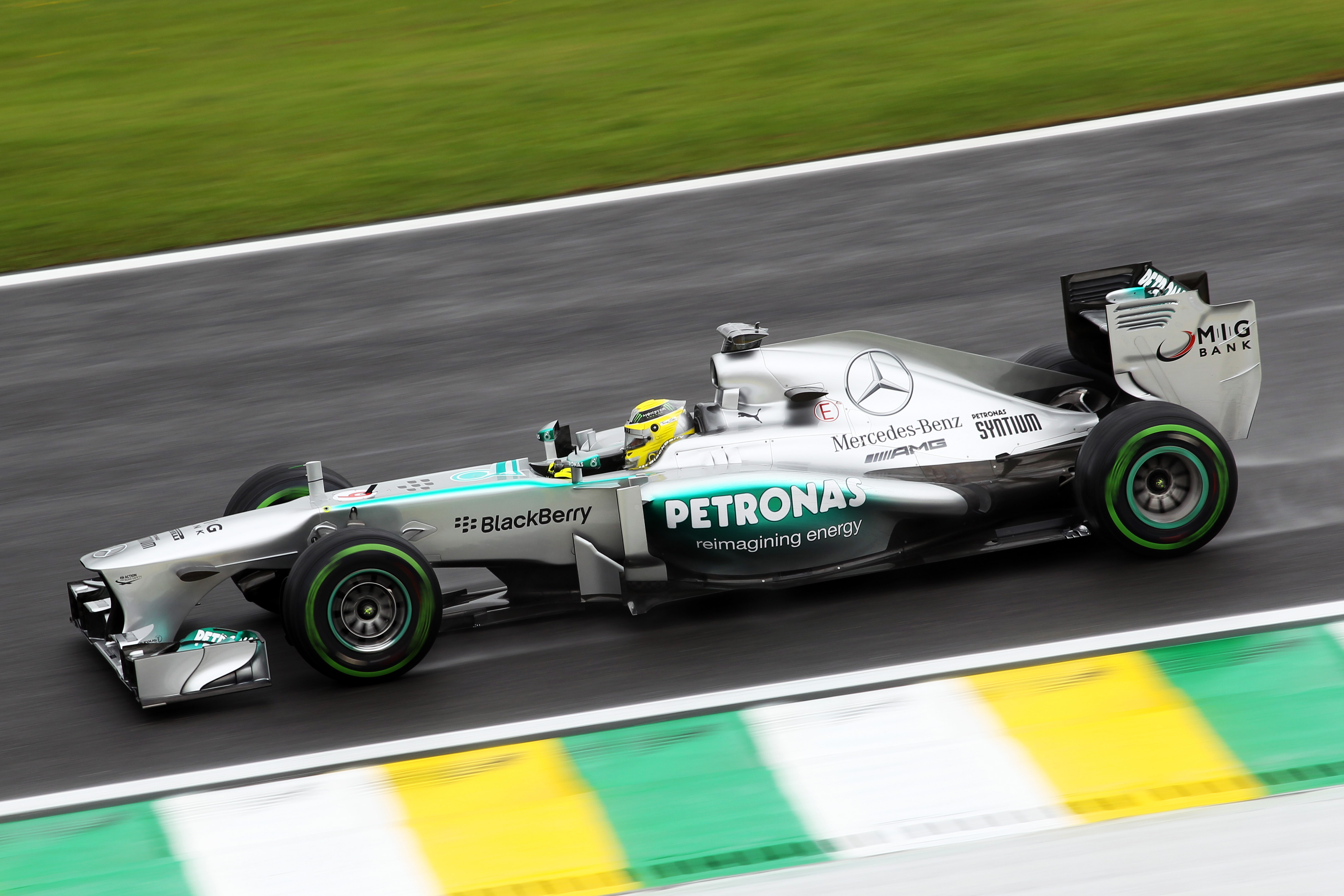 VT2: Rosberg weer bovenaan