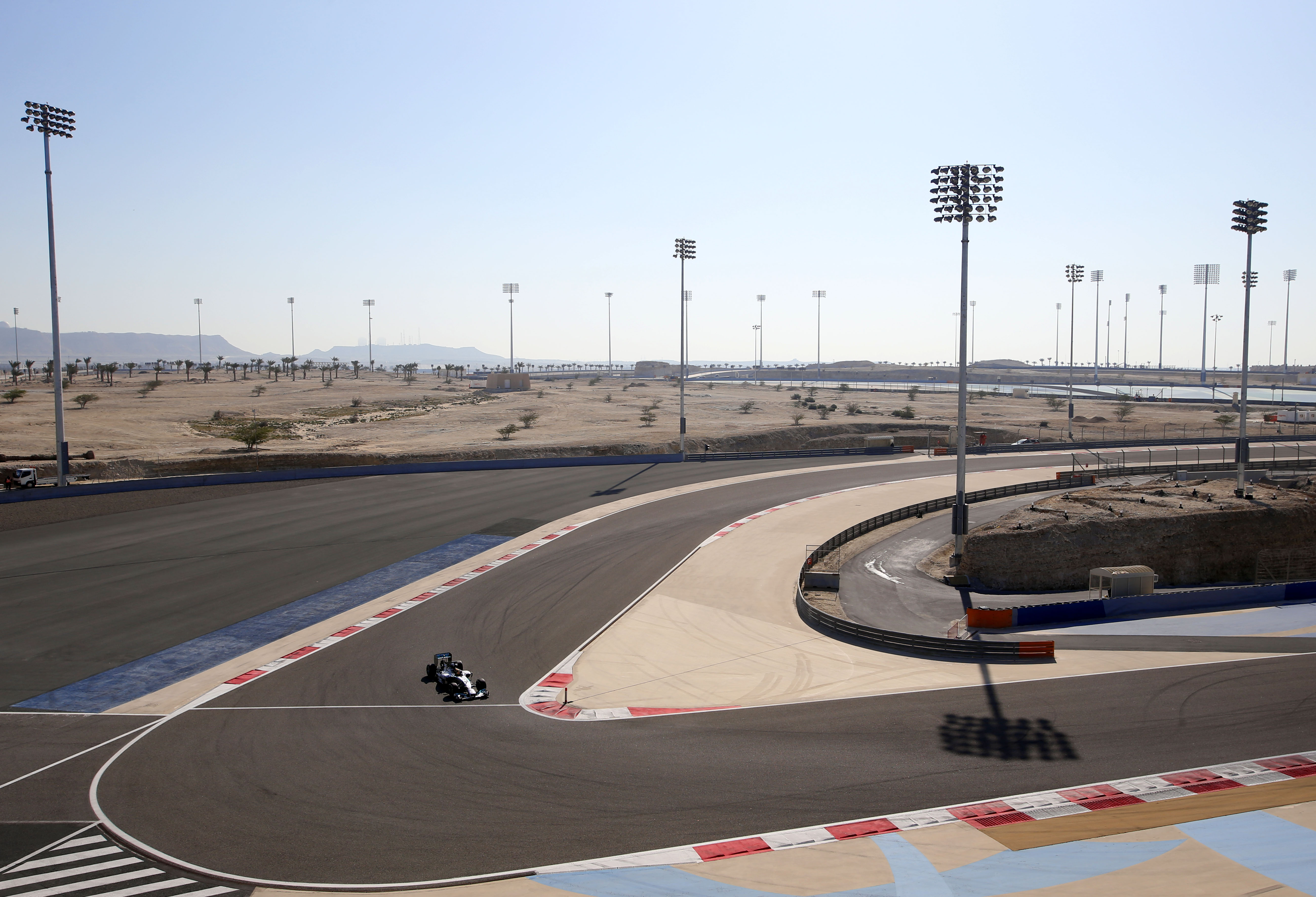 Bahrein dag 3: Hamilton en Button klasse apart