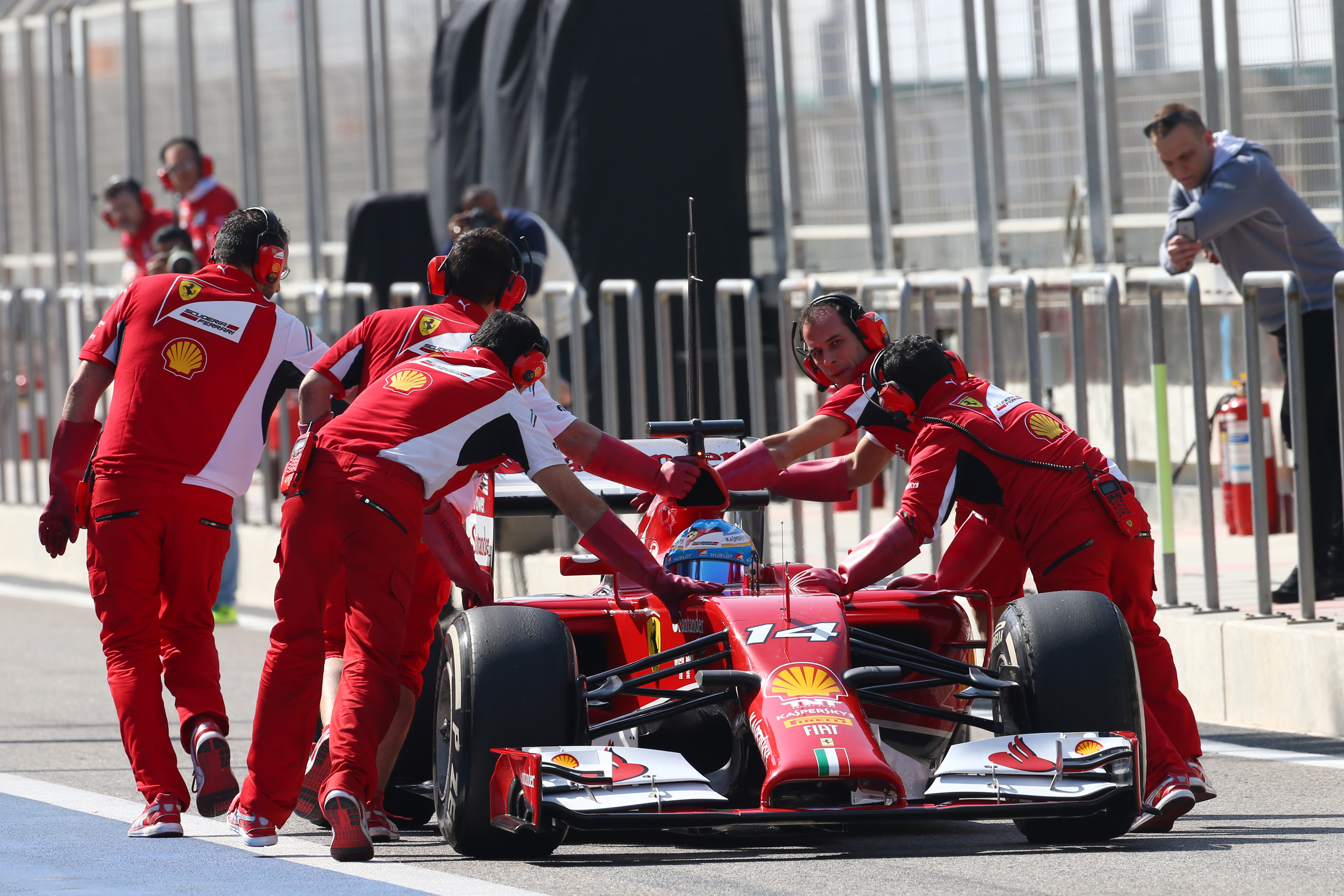 Ferrari: ‘Repareren nieuwe auto’s enorm ingewikkeld’