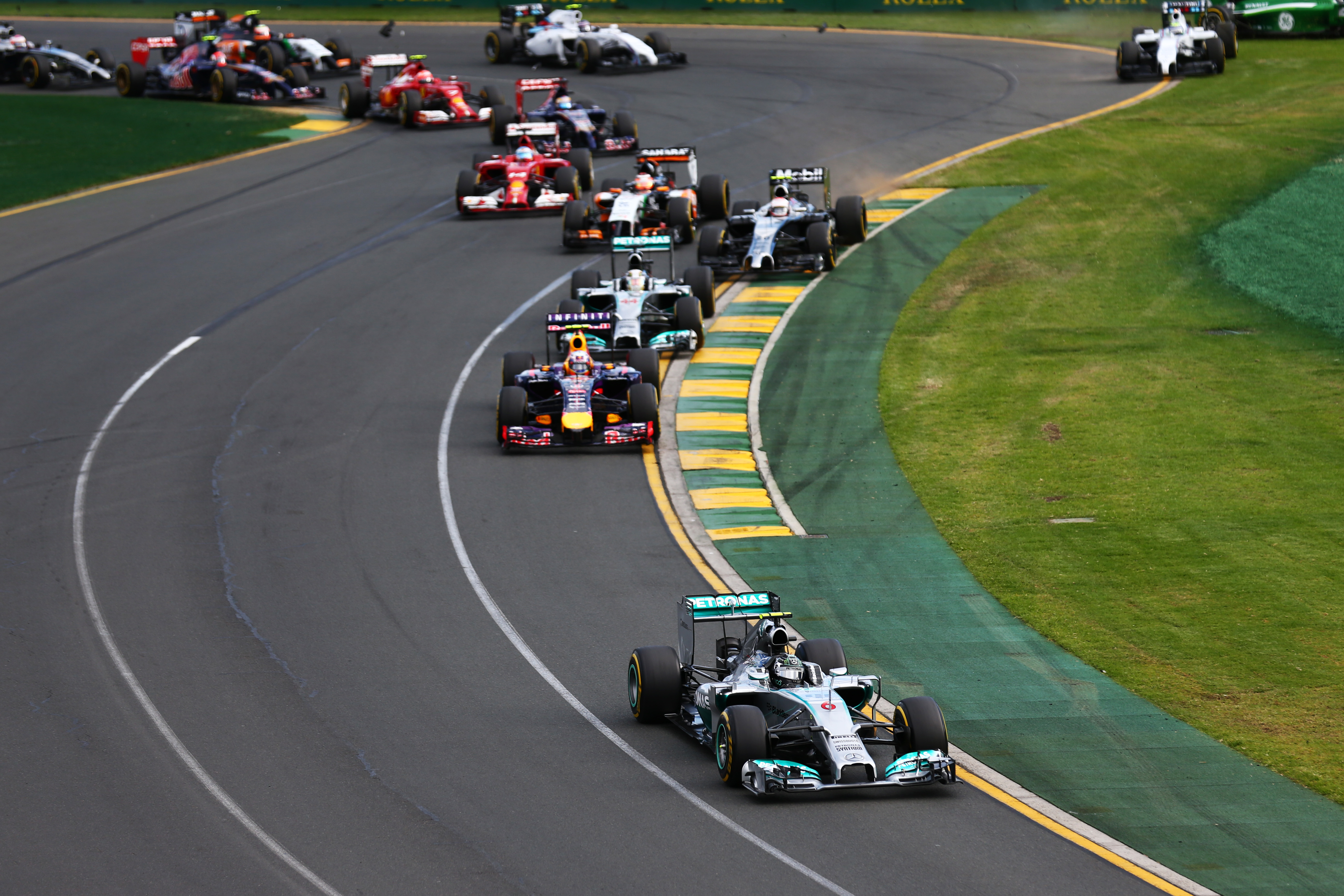 Race: Rosberg met twee nieuwelingen naar het podium
