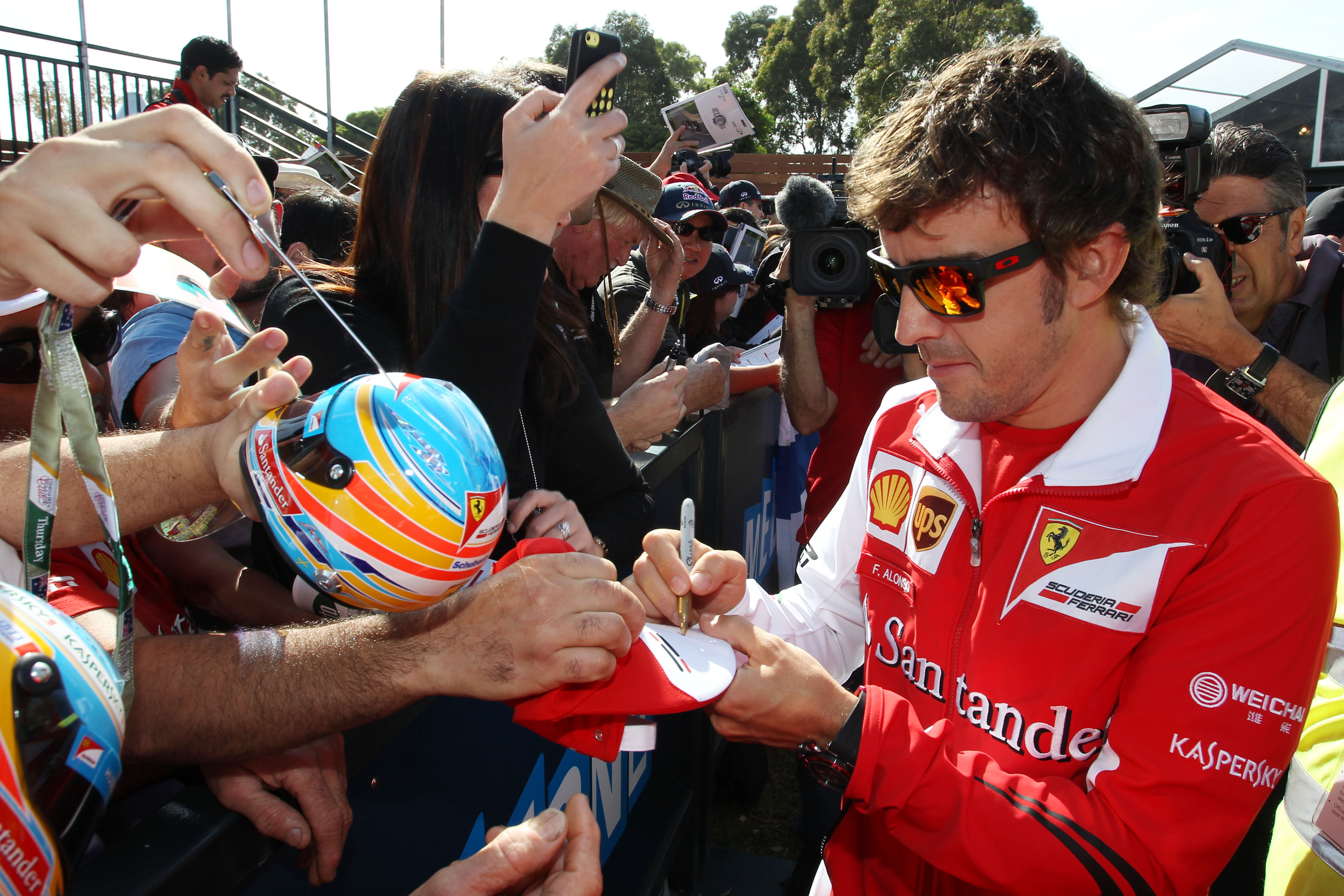 VT1: Alonso snelste in eerste vrije training