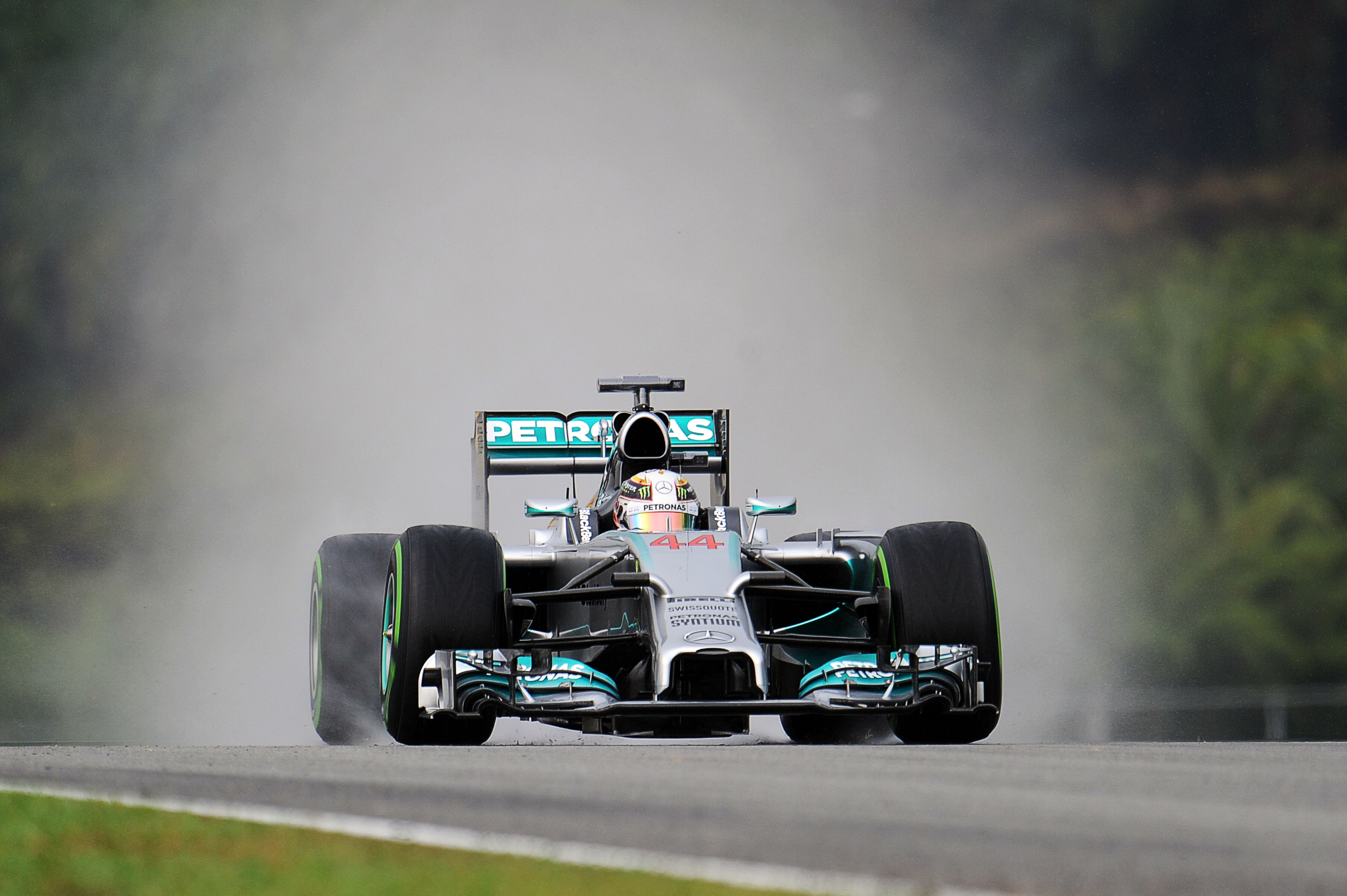 Kwalificatie: Hamilton op pole na spannende sessie