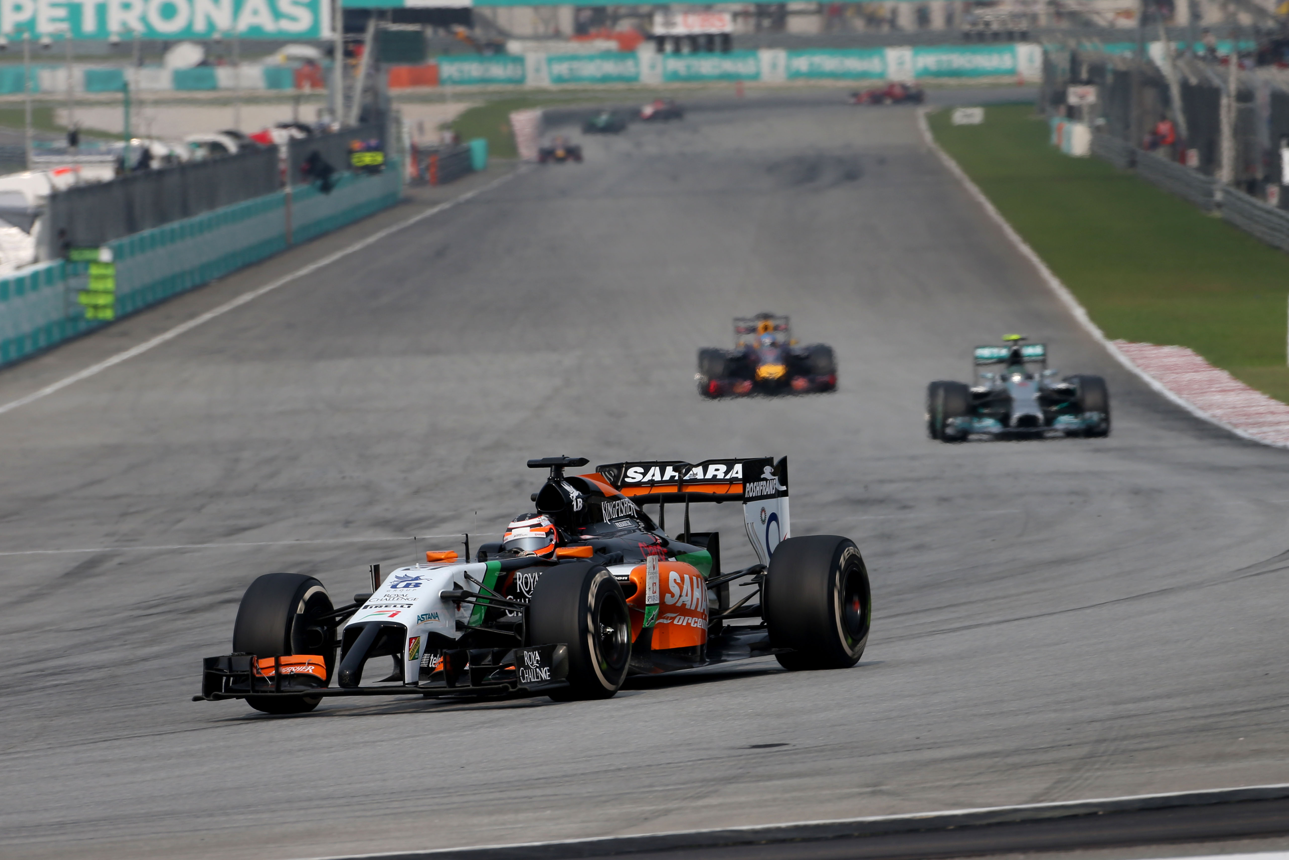 Hülkenberg verslaat McLaren en Williams
