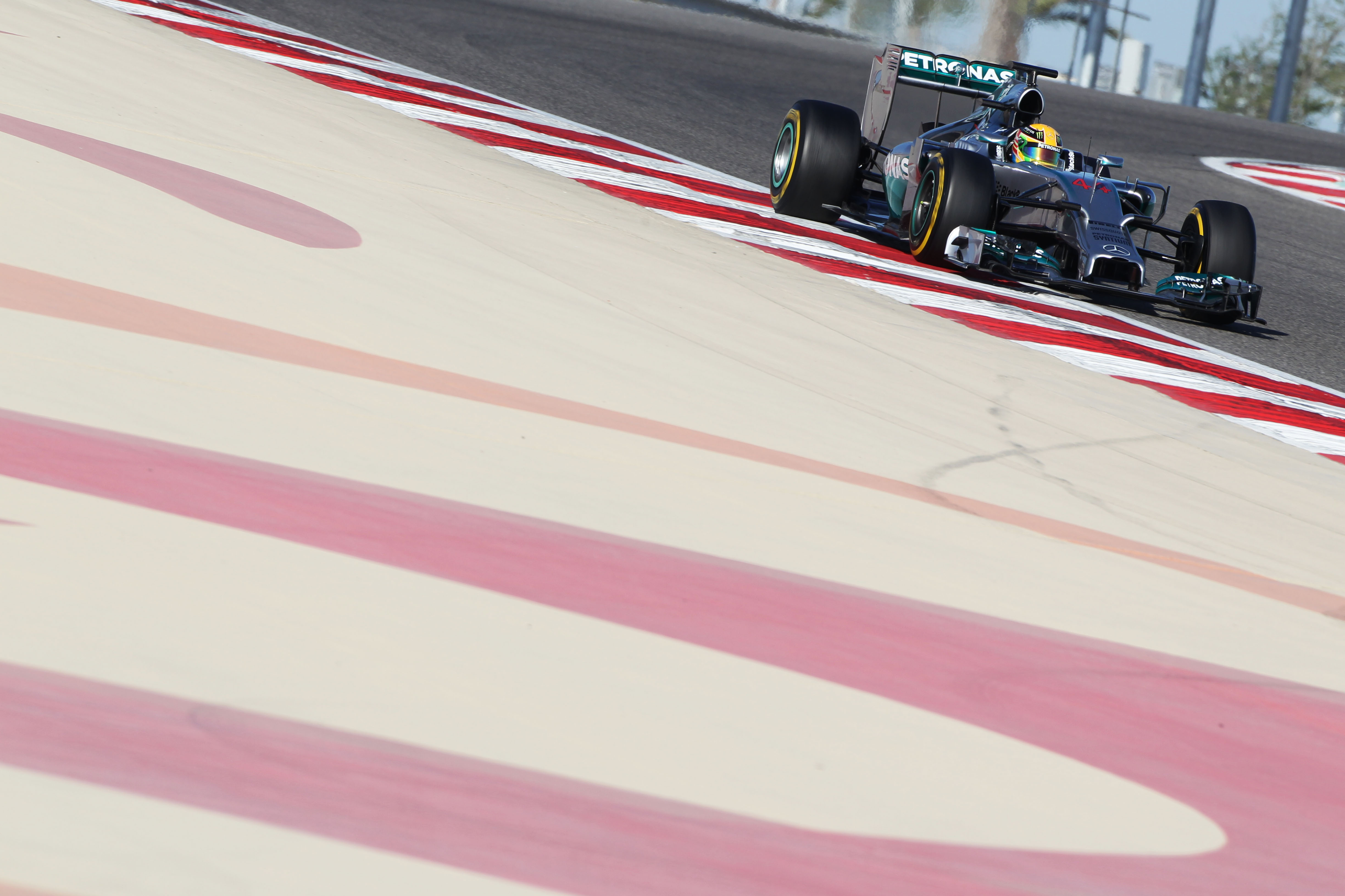 Bahrein dag 4: Hamilton sluit sterk af namens Mercedes