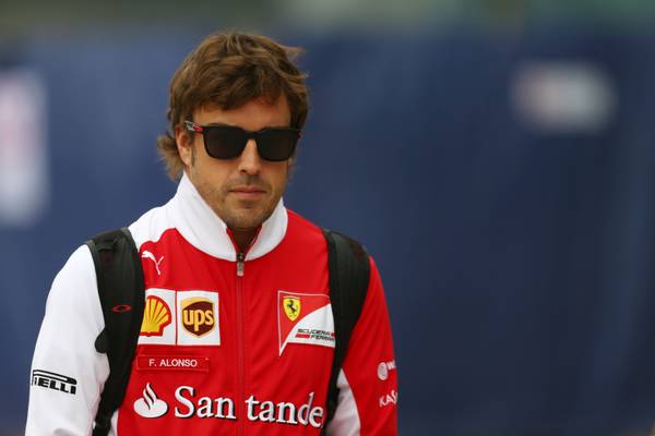 Fernando Alonso snelst in koud China