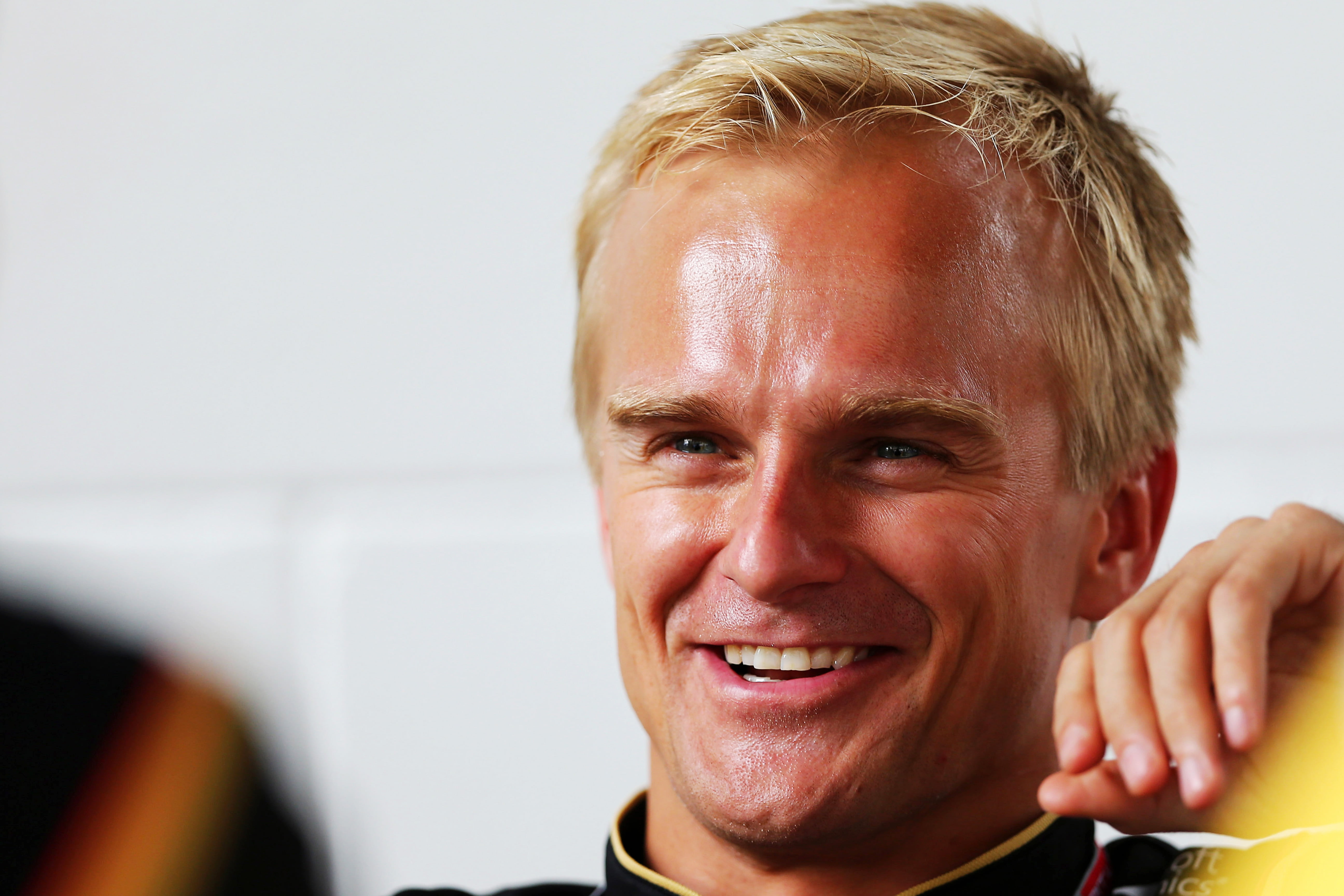 ‘Kovalainen in beeld als testcoureur Mercedes’