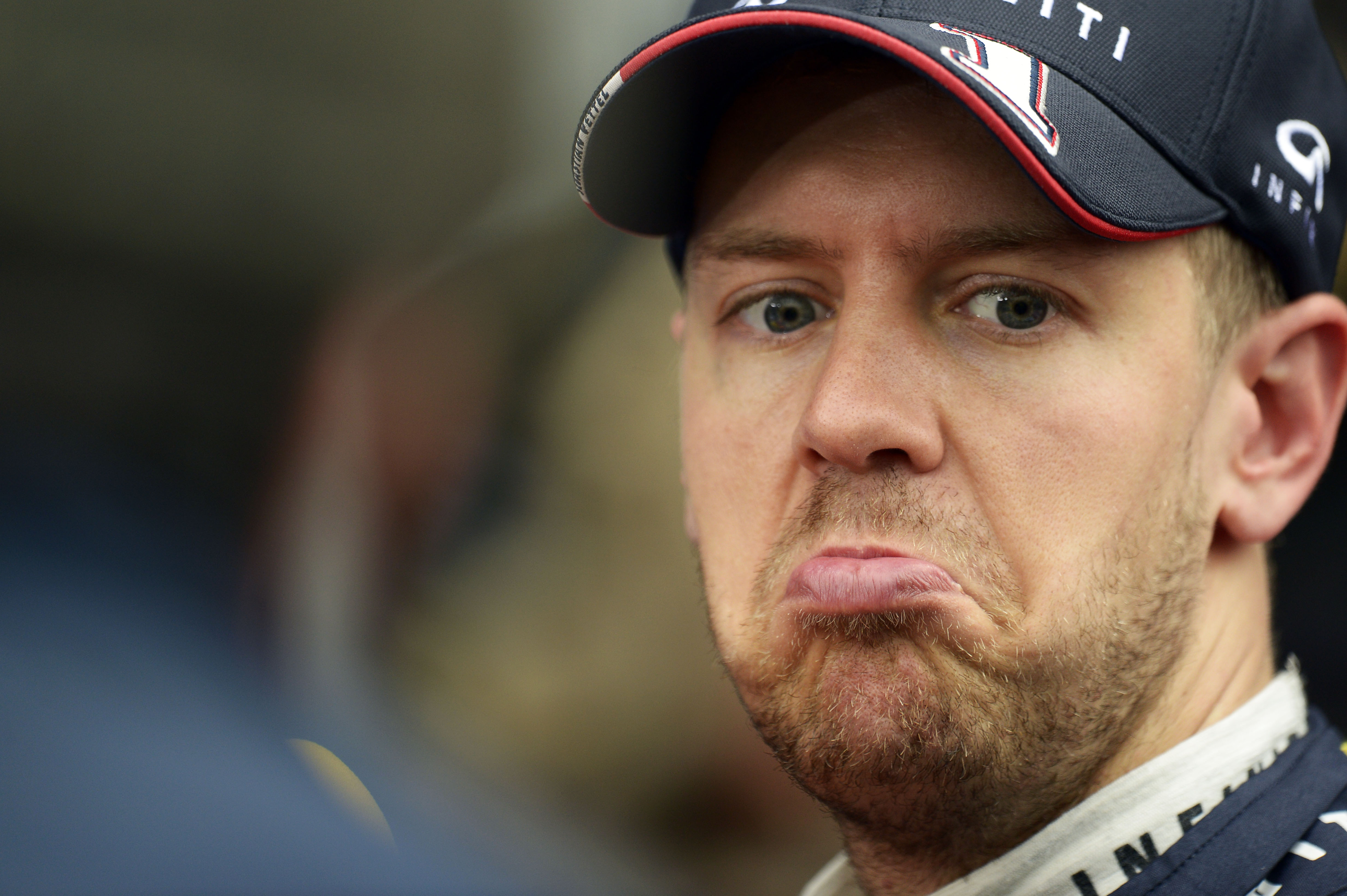 Vettel: ‘Ik worstel met de auto’