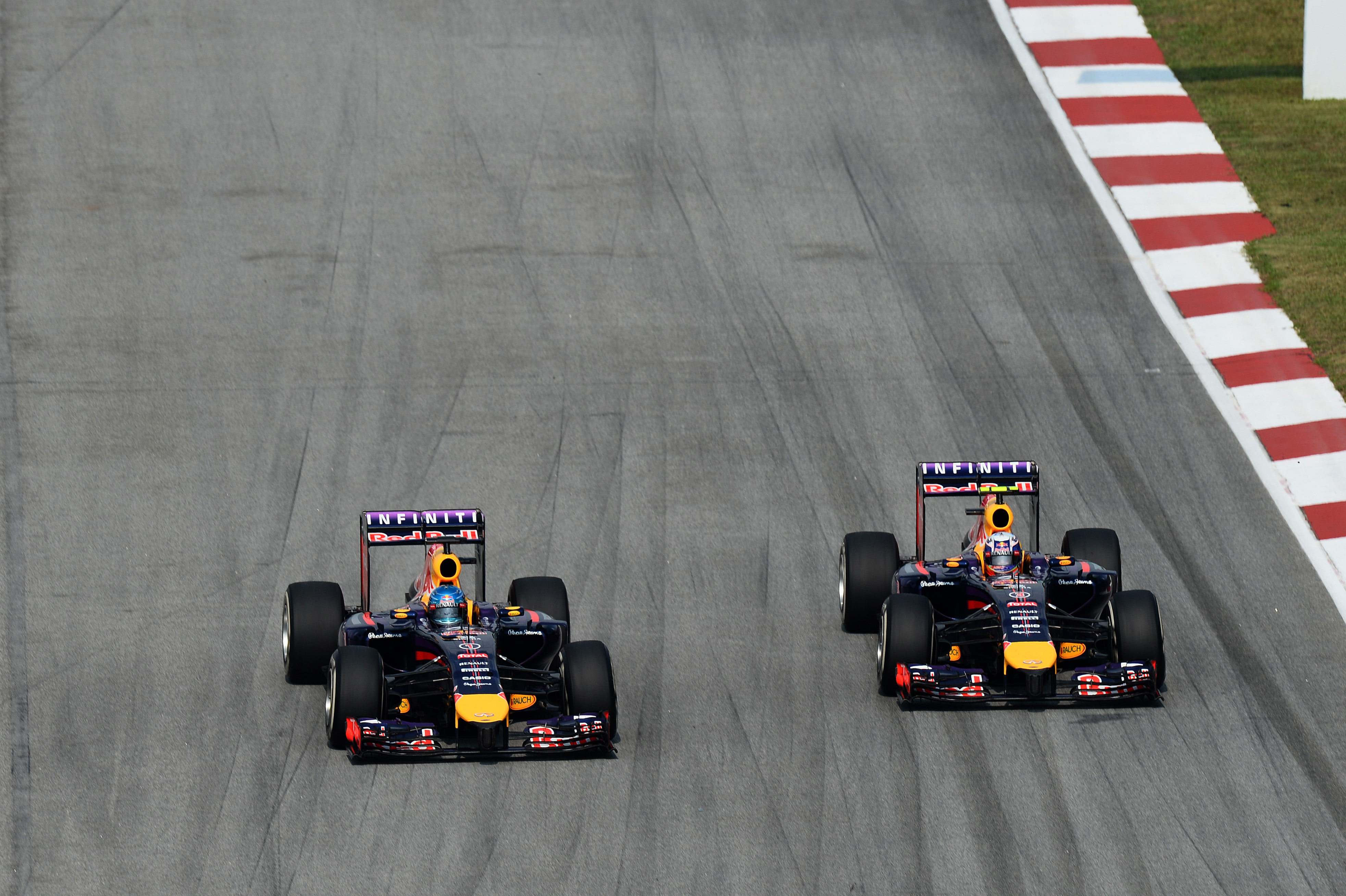 ‘Druk en timing belangrijk in strijd Ricciardo – Vettel’