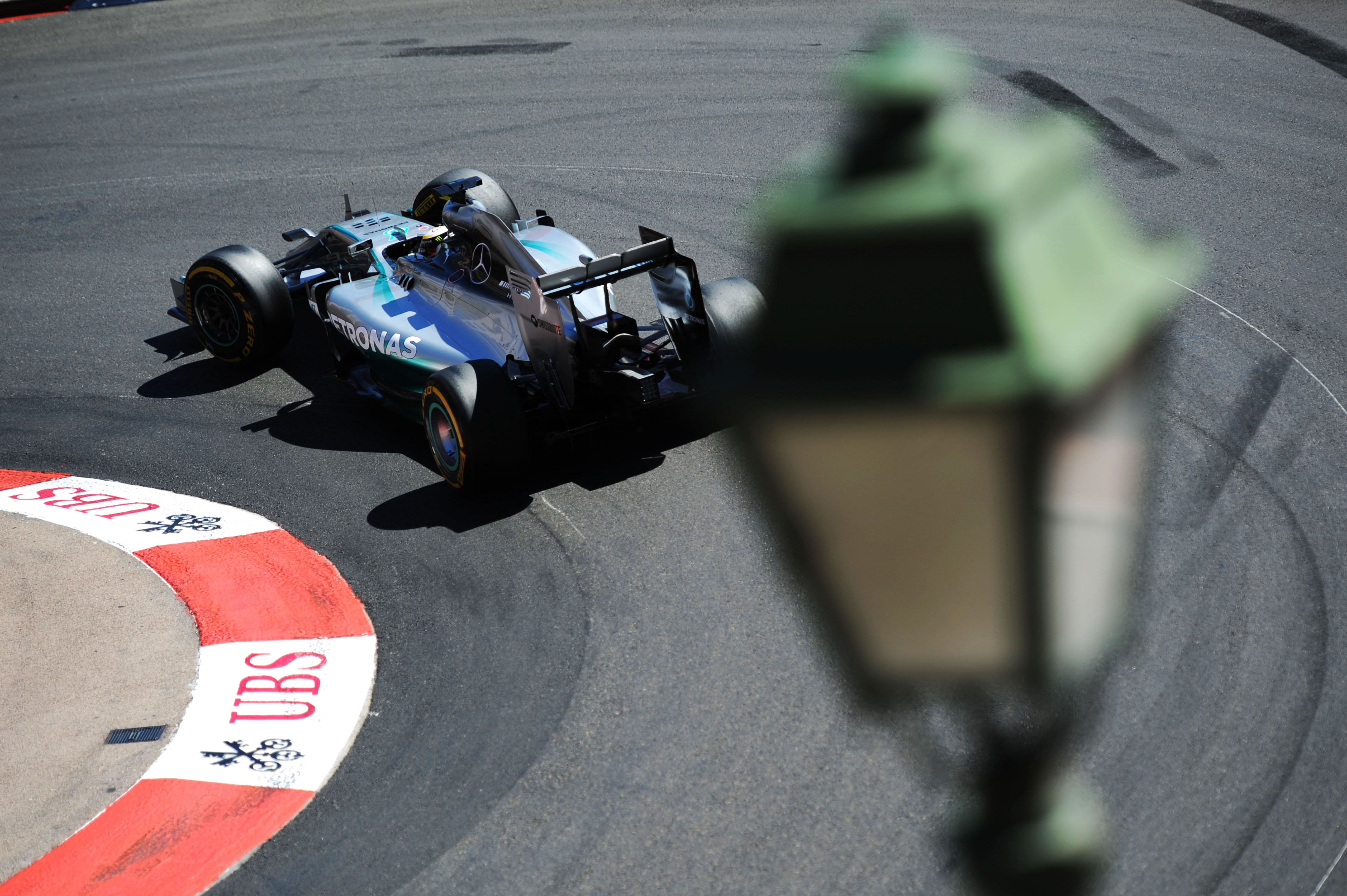 Kwalificatie: Controversiële pole voor Rosberg