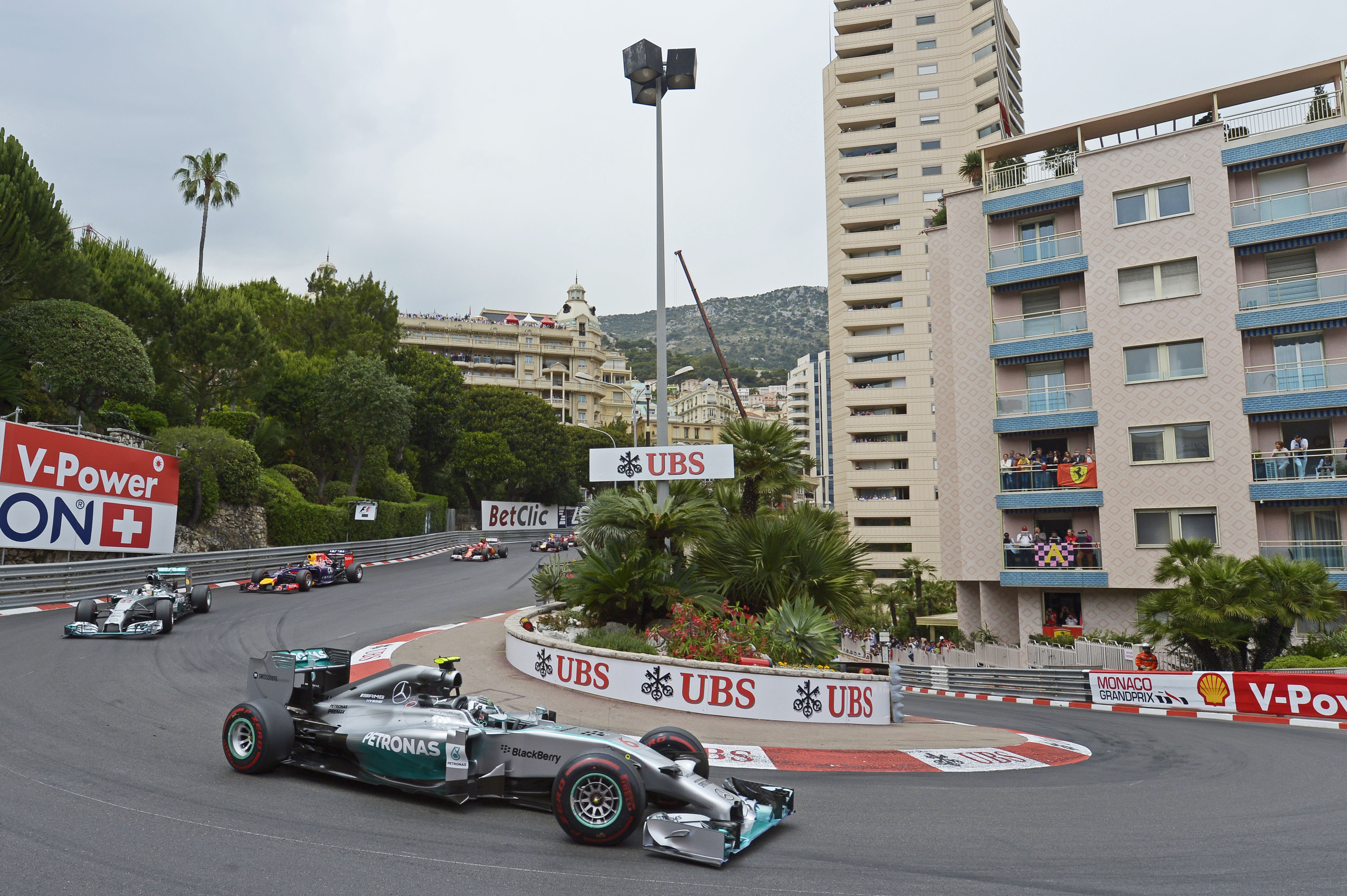 Race: Rosberg wint voor tweede jaar op rij in Monaco
