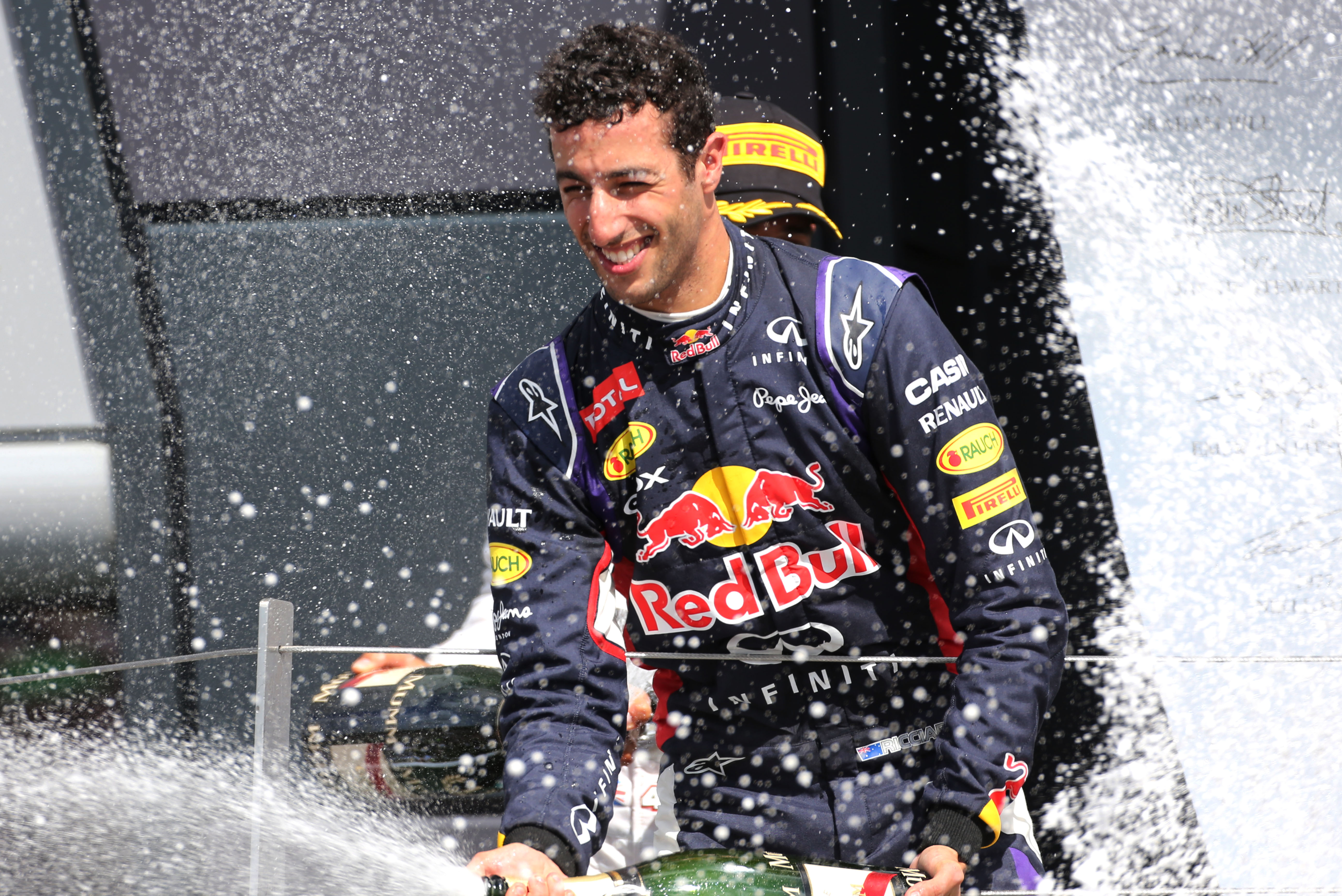 Ricciardo rijdt rustig naar het podium