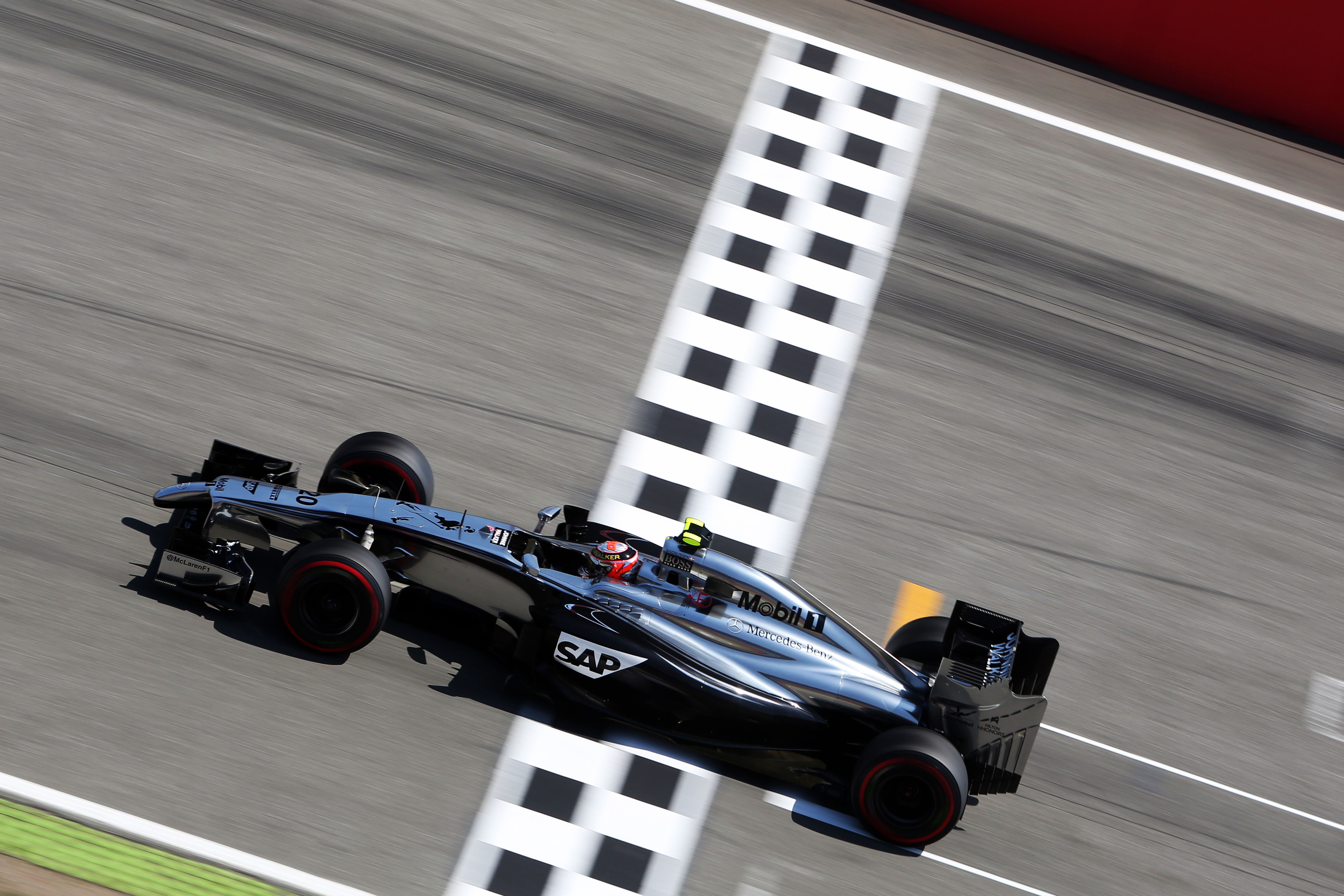 Magnussen trekt de kar bij McLaren