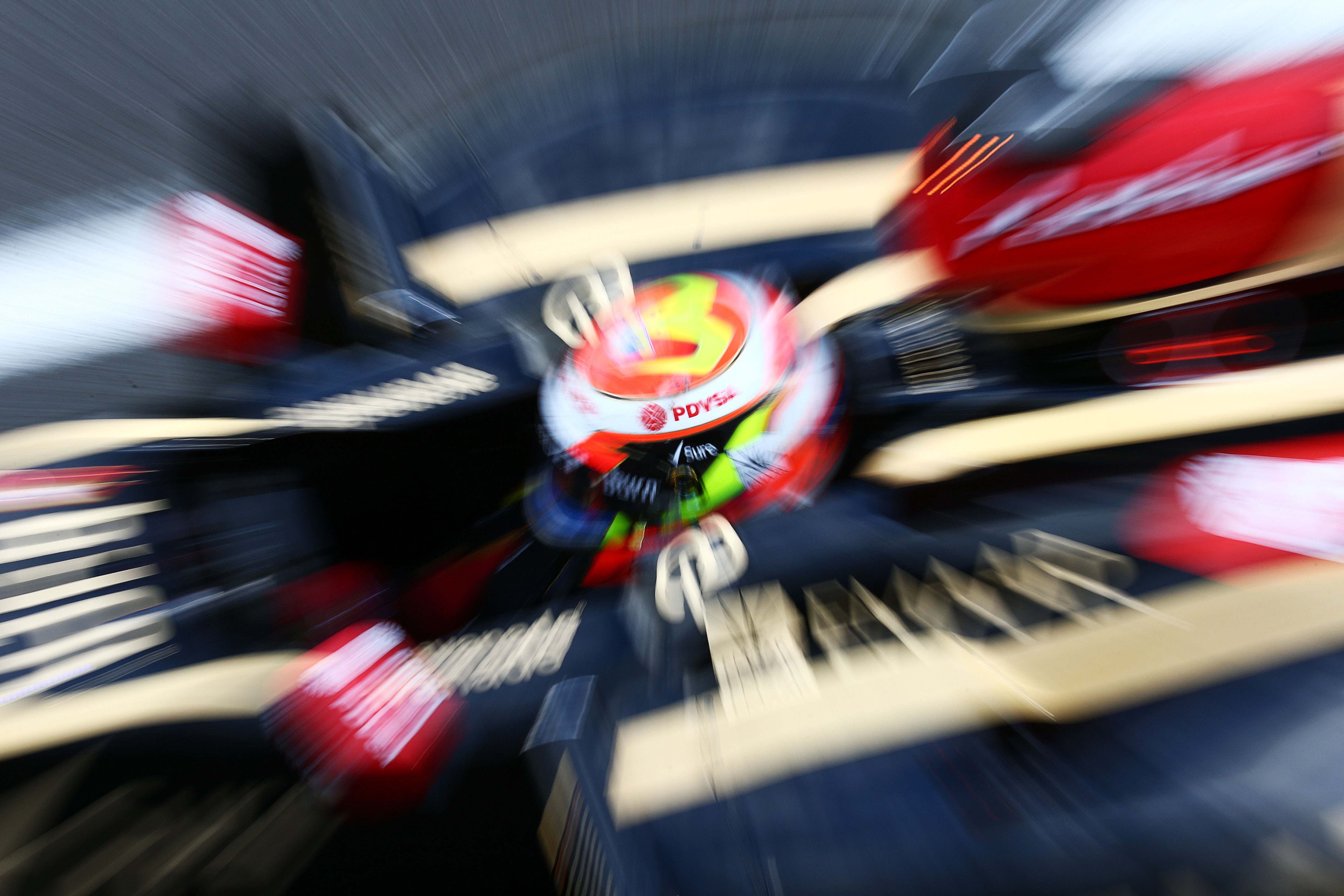 Lotus bevestigt Maldonado voor 2015