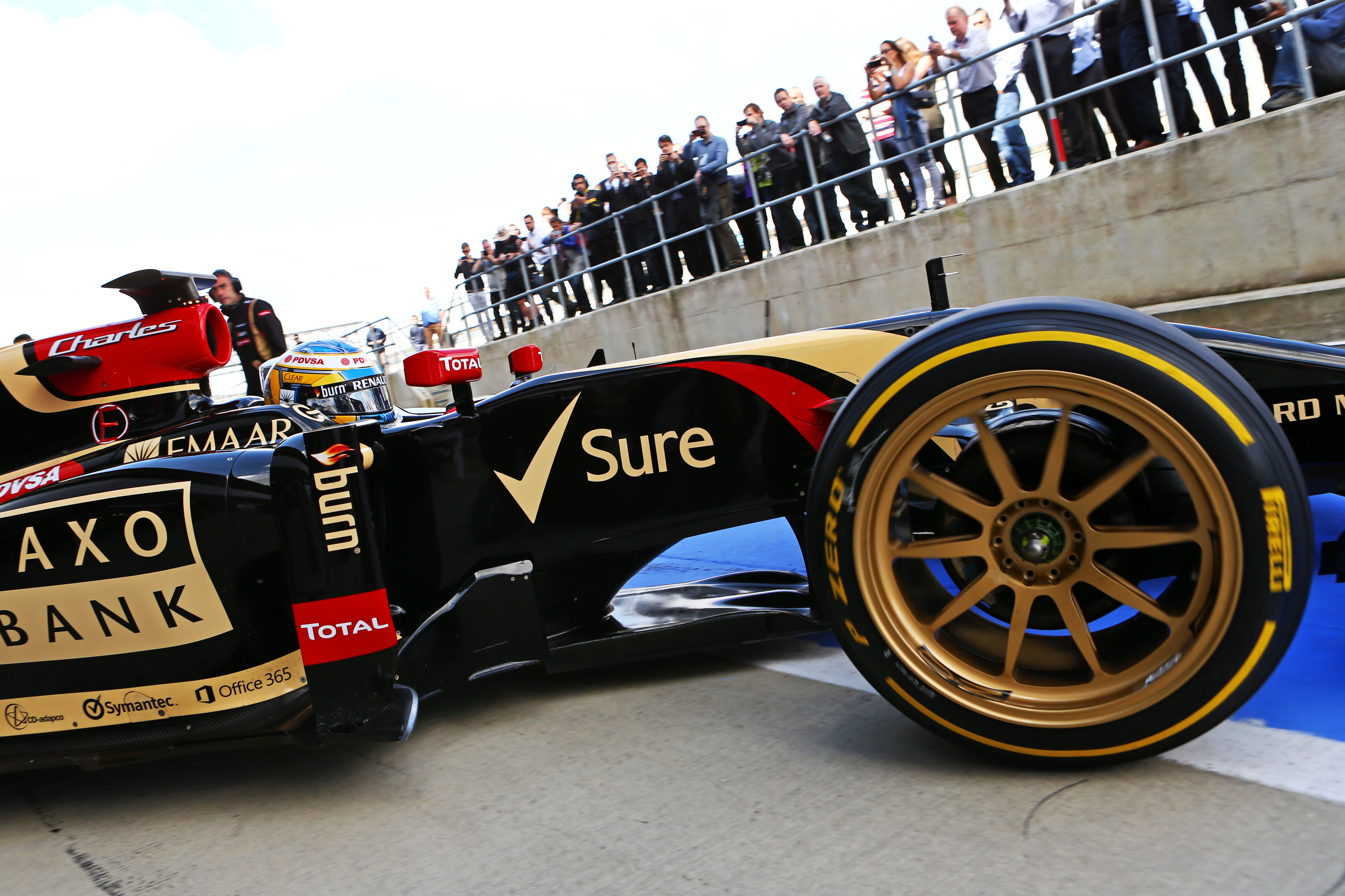 Foto’s: Pirelli onthult 18-inch prototypes
