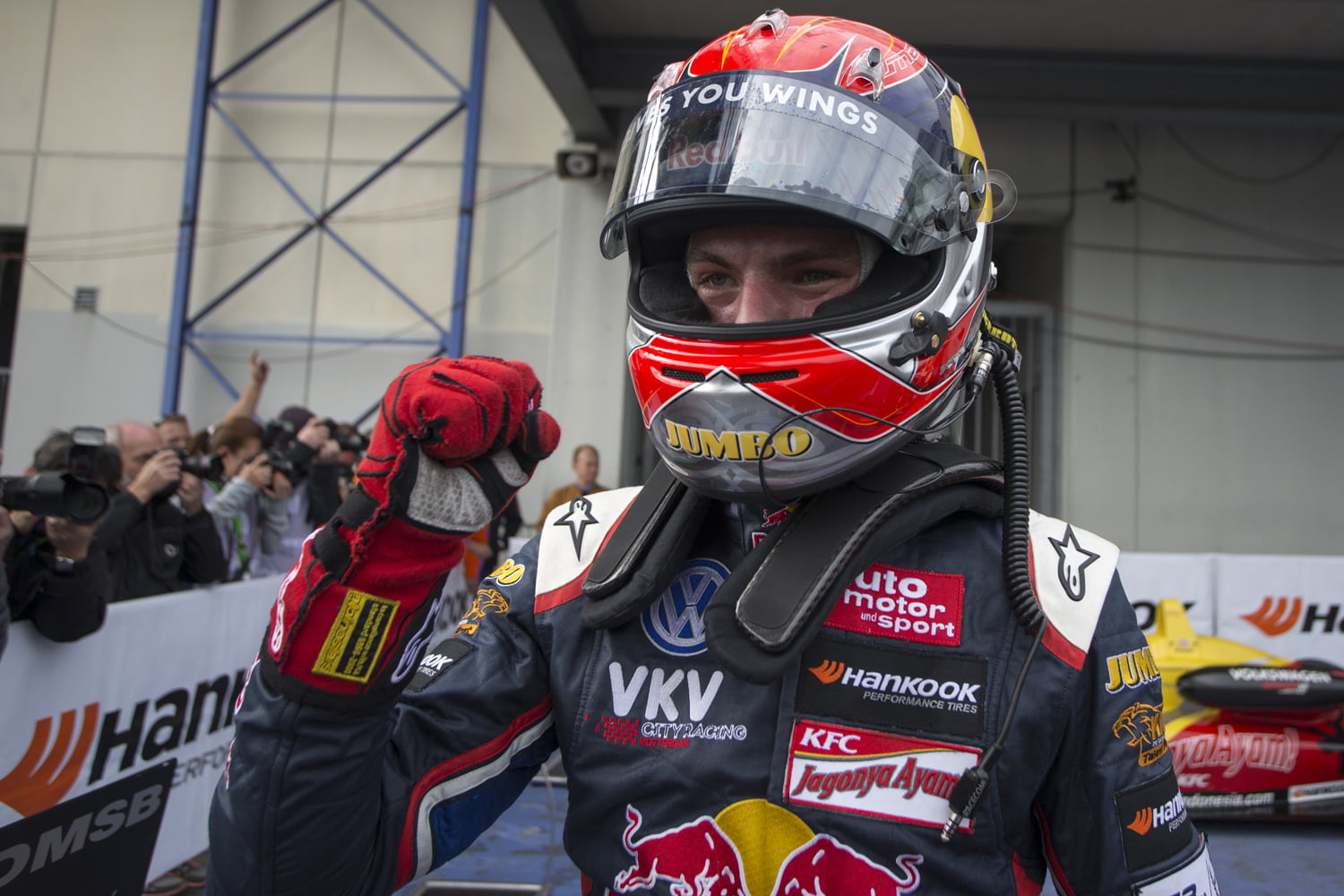 Verstappen ondanks motorstraf naar podium