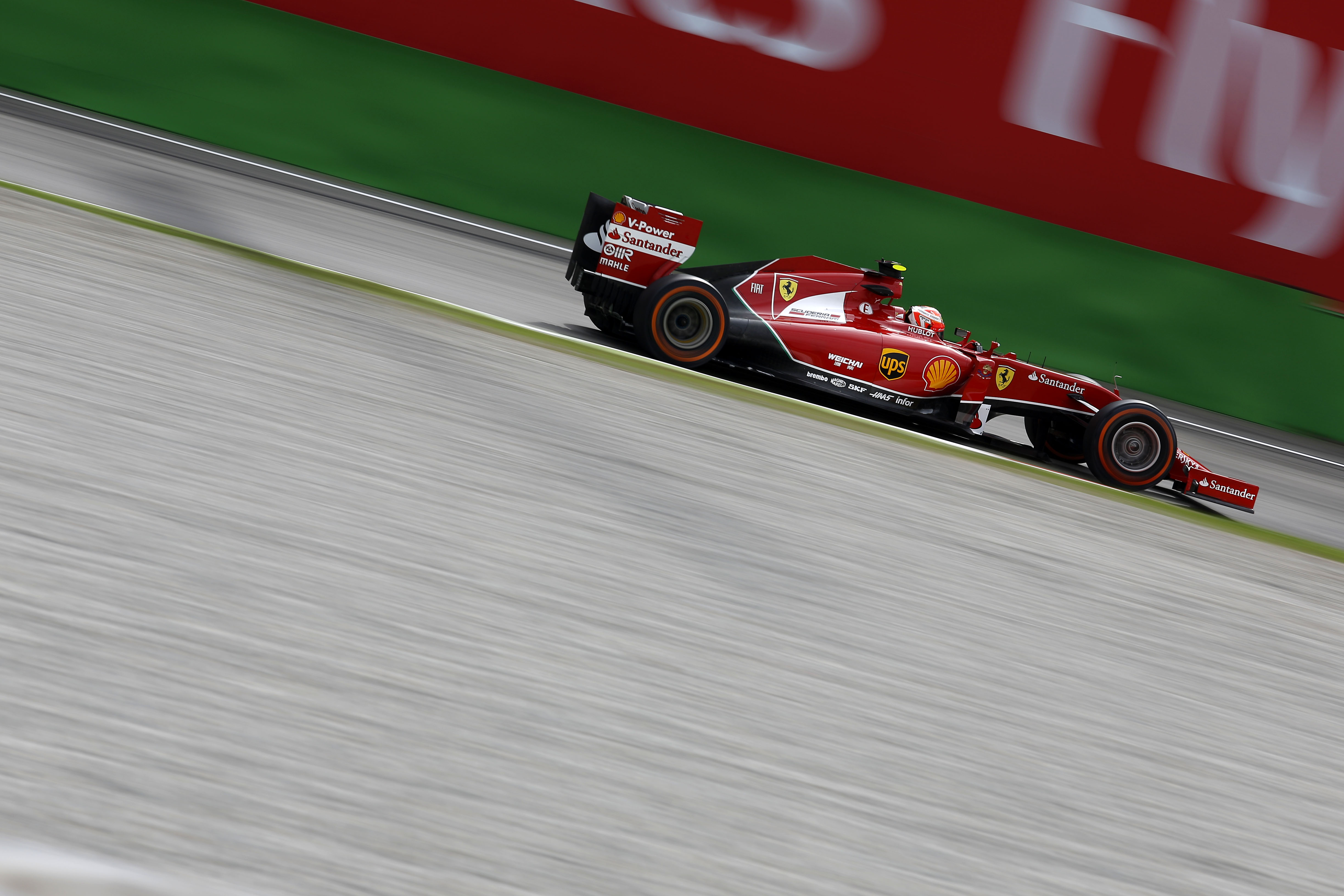Ferrari komt thuis prima uit de startblokken