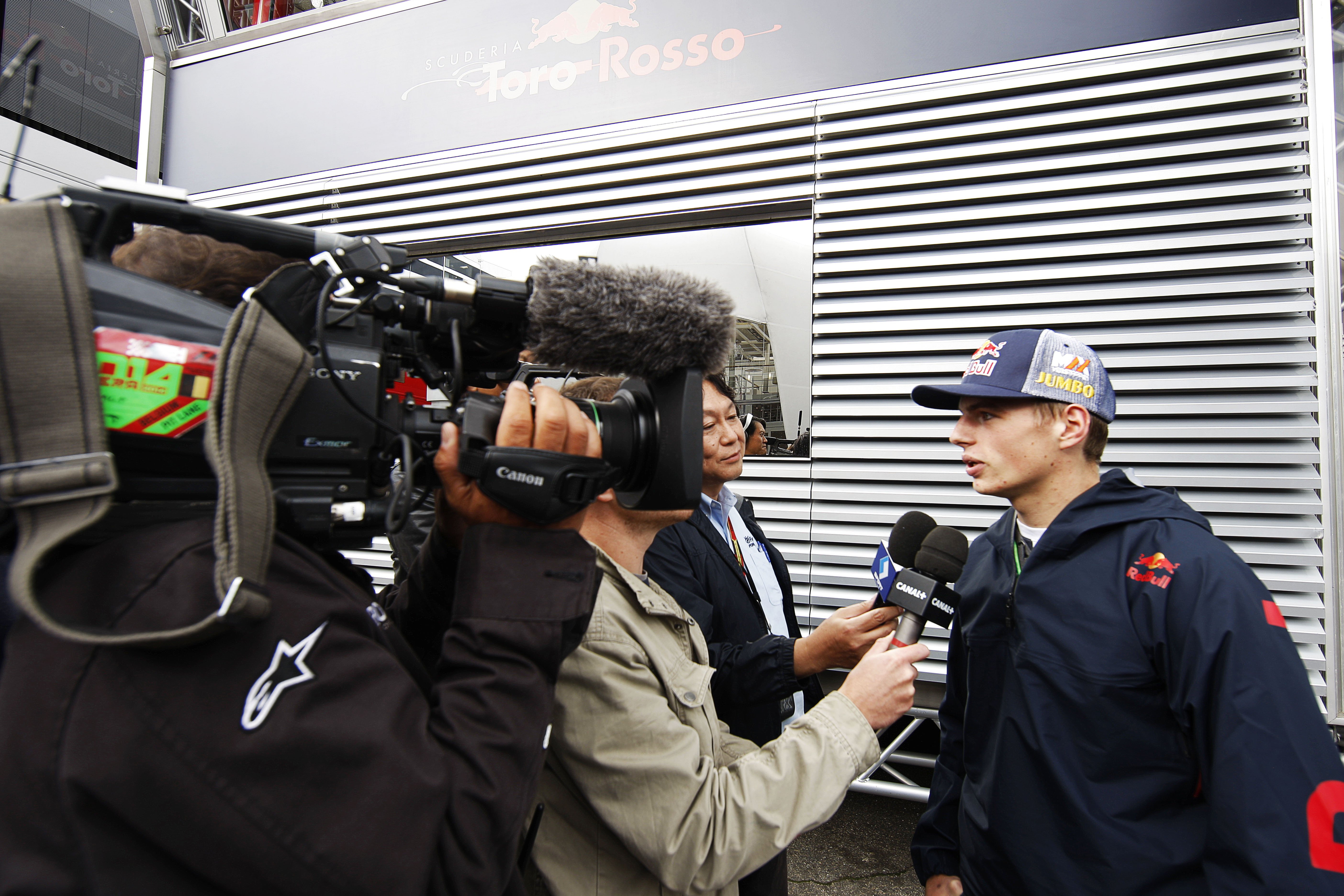 Verstappen oefent hard voor debuut op Suzuka