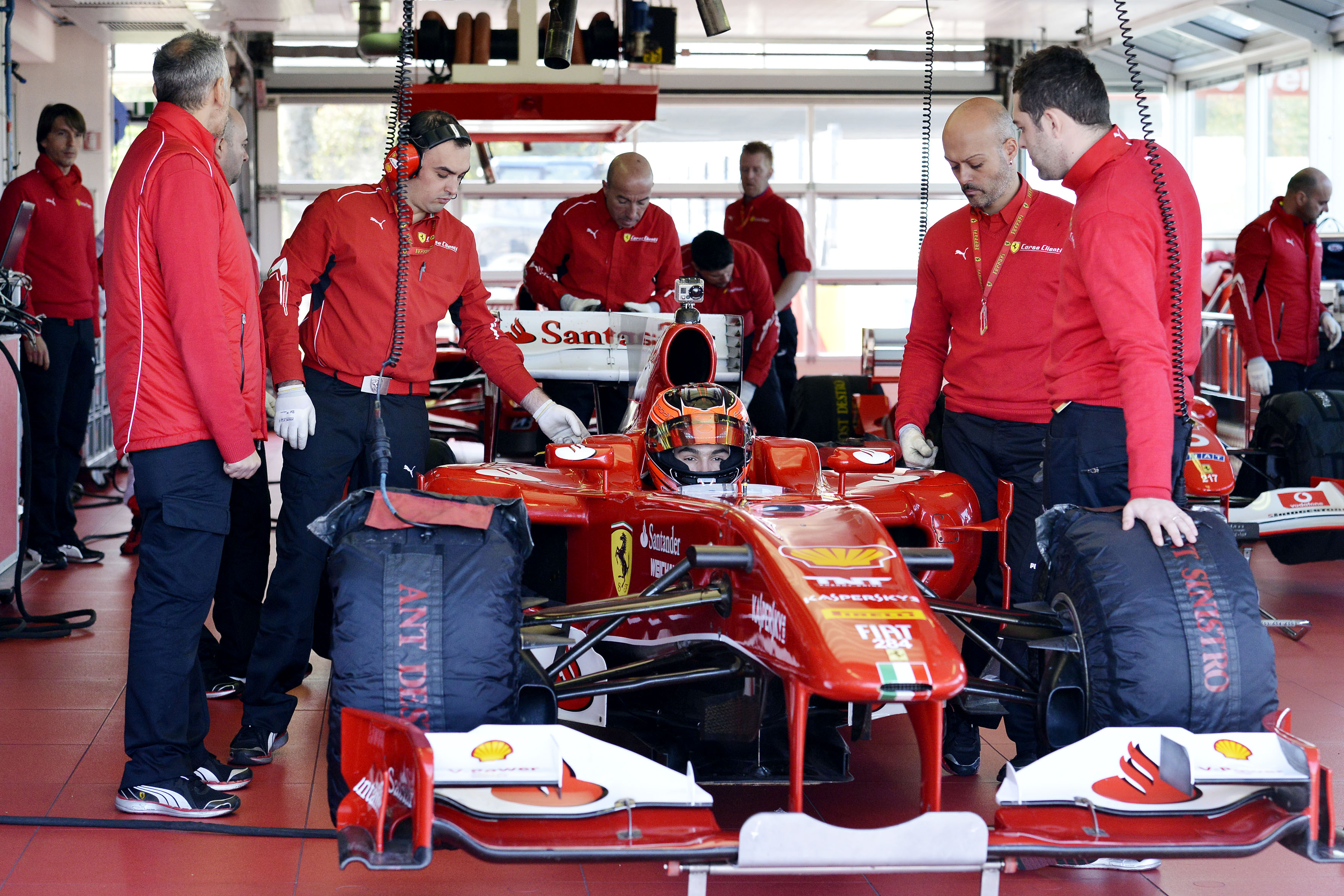 Ocon werkt succesvolle Ferrari-test af