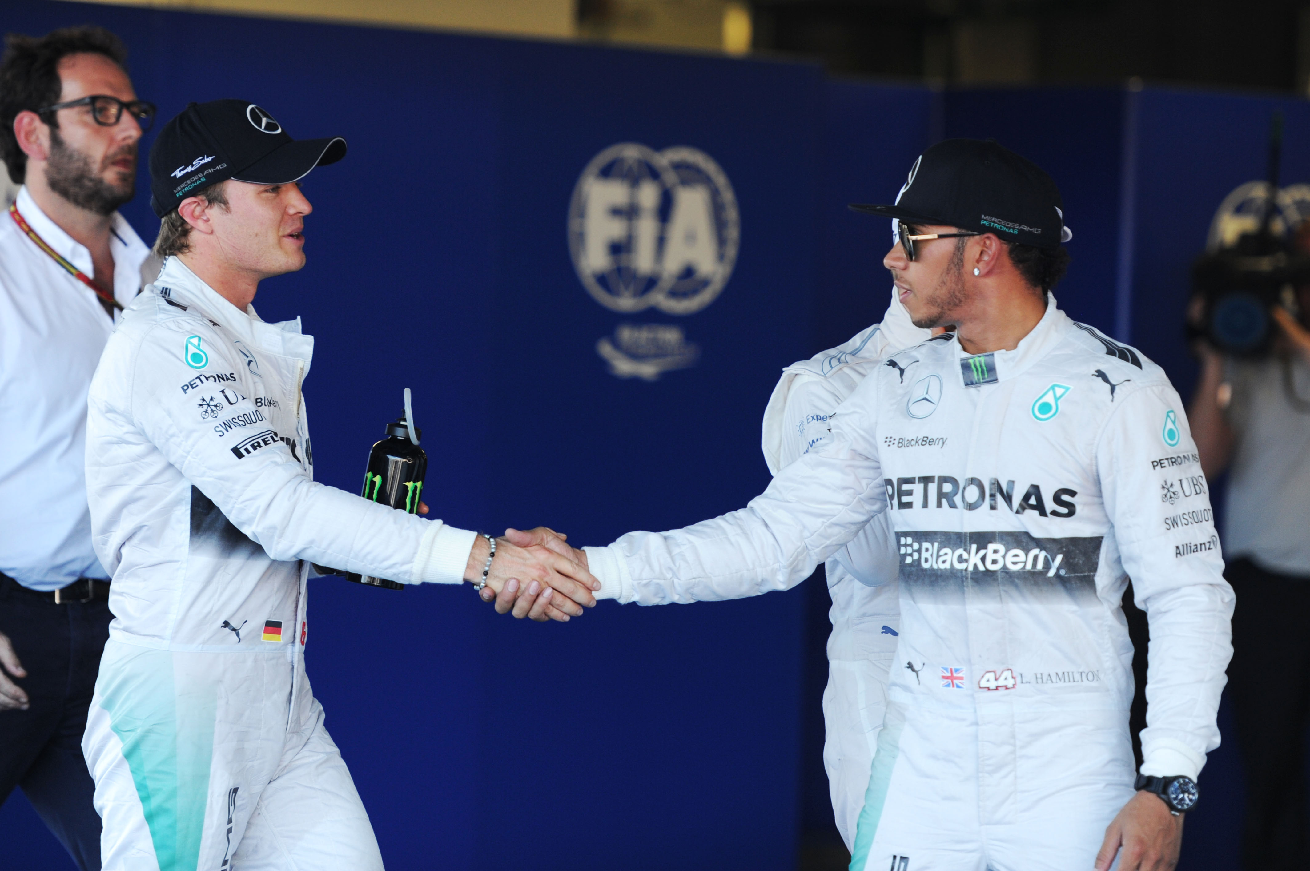 Rosberg: ‘Hamilton is het hele weekend al sneller’