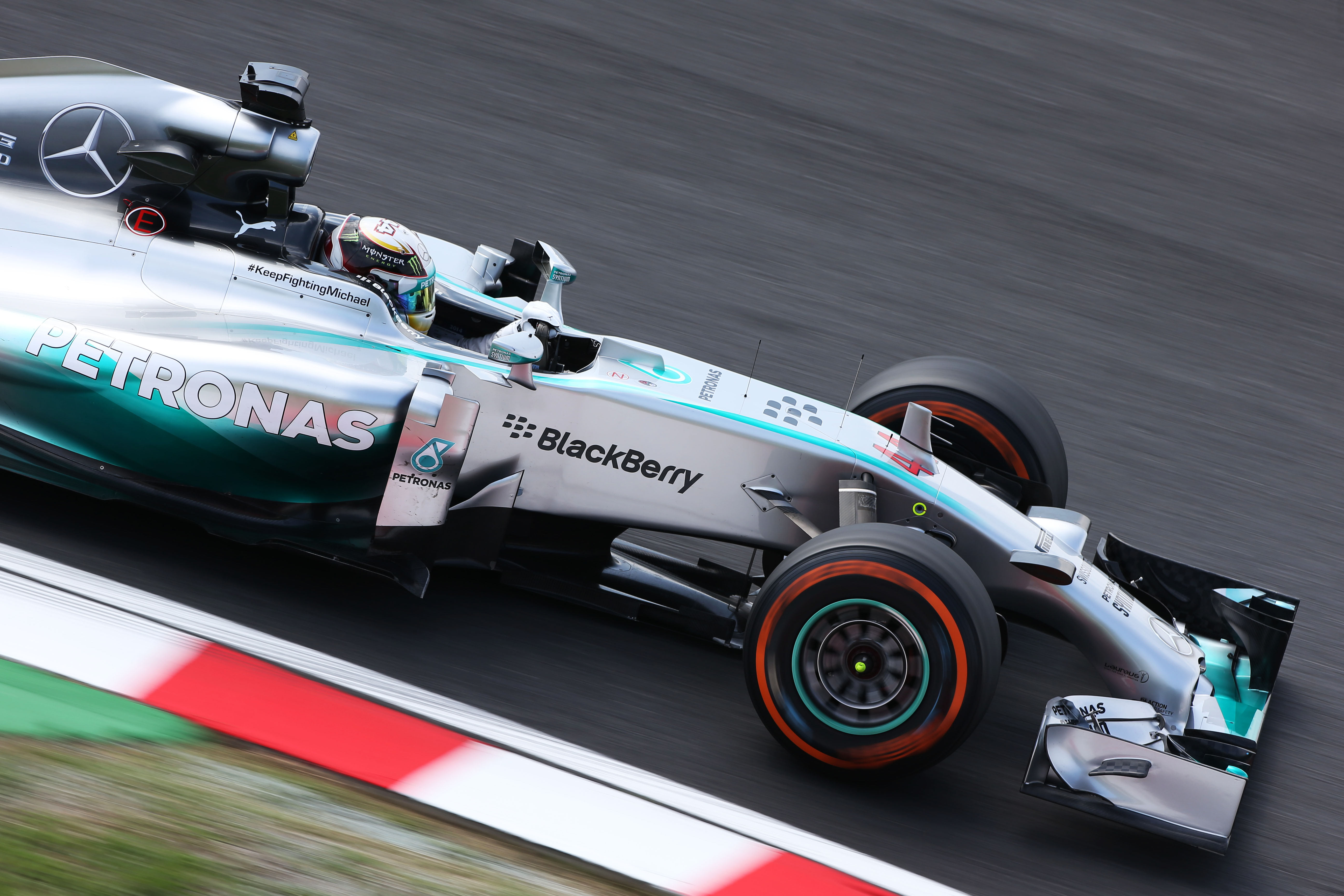 VT2: Hamilton nu sneller dan Rosberg
