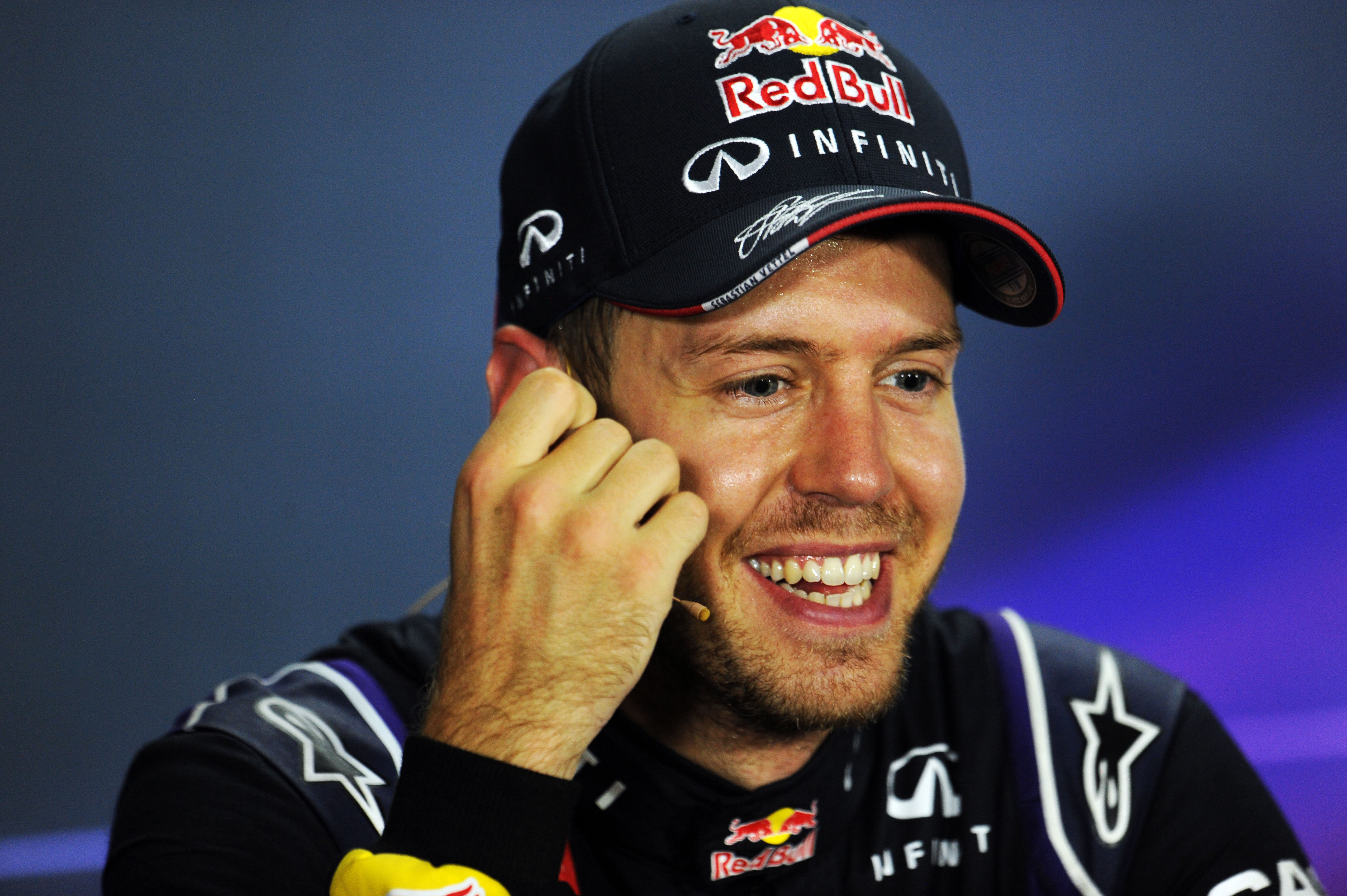Red Bull bevestigt vertrek Vettel en komst Kvyat