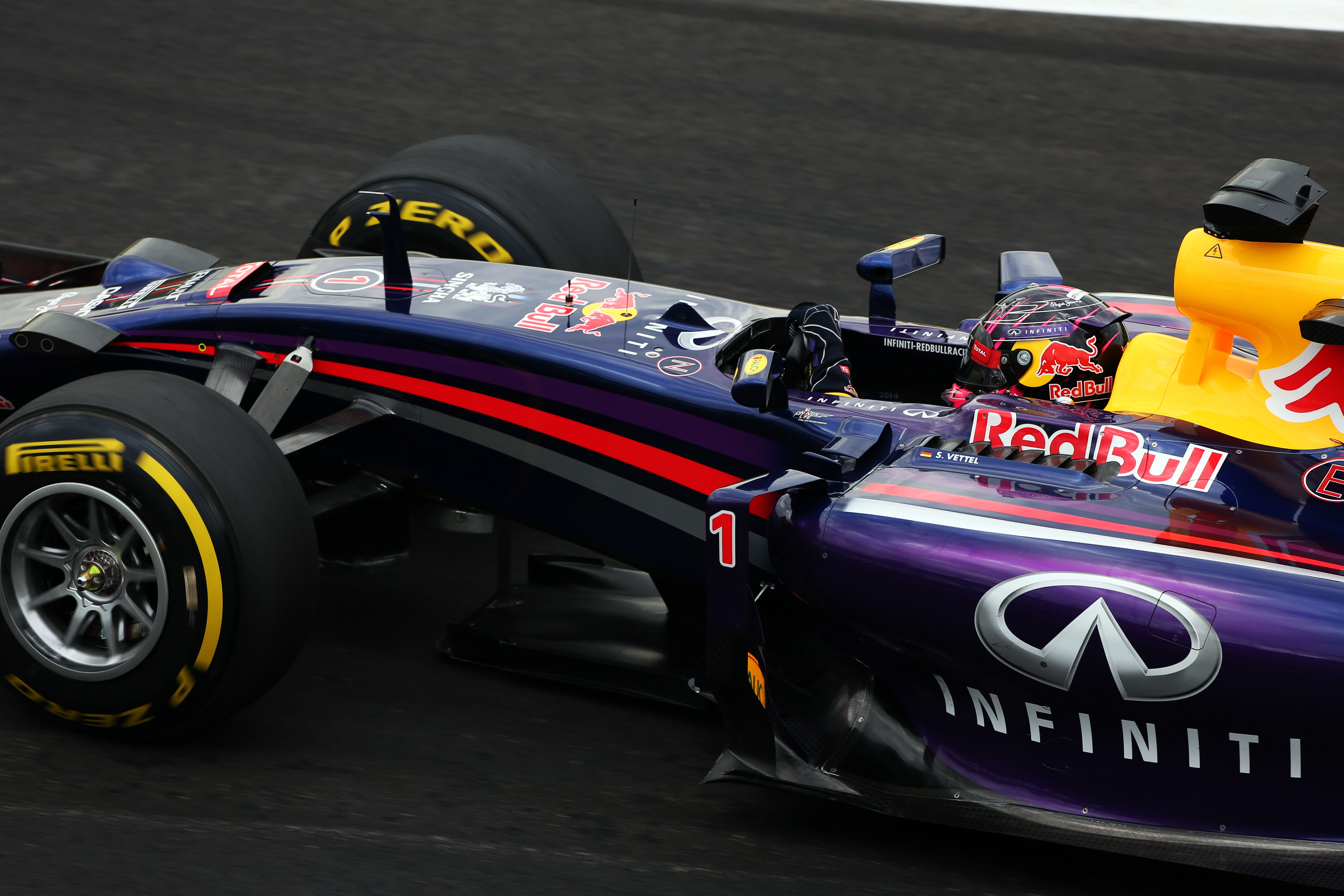 Vettel verslaat Ricciardo weer eens