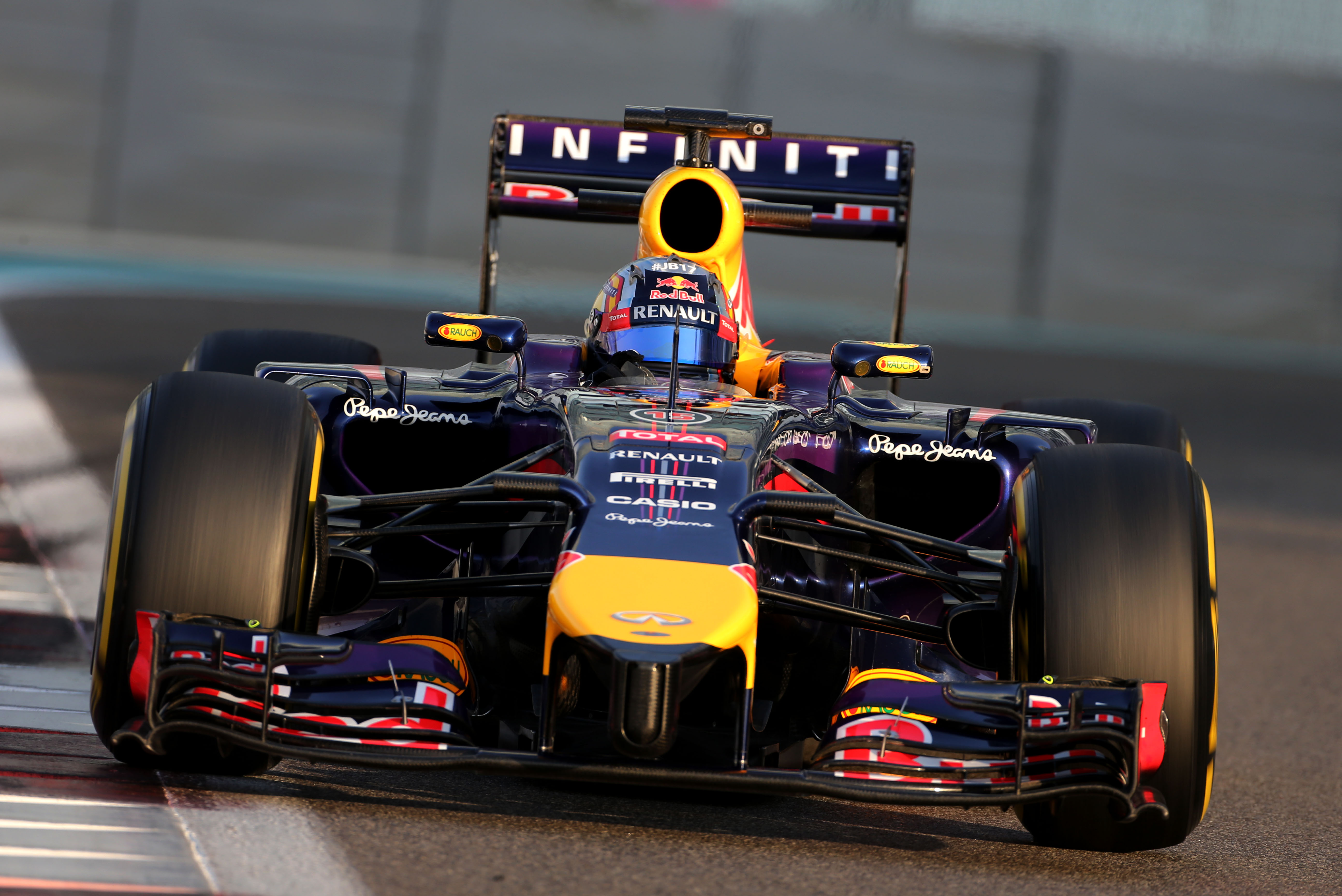 Sainz Jr. tevreden na Red Bull-test