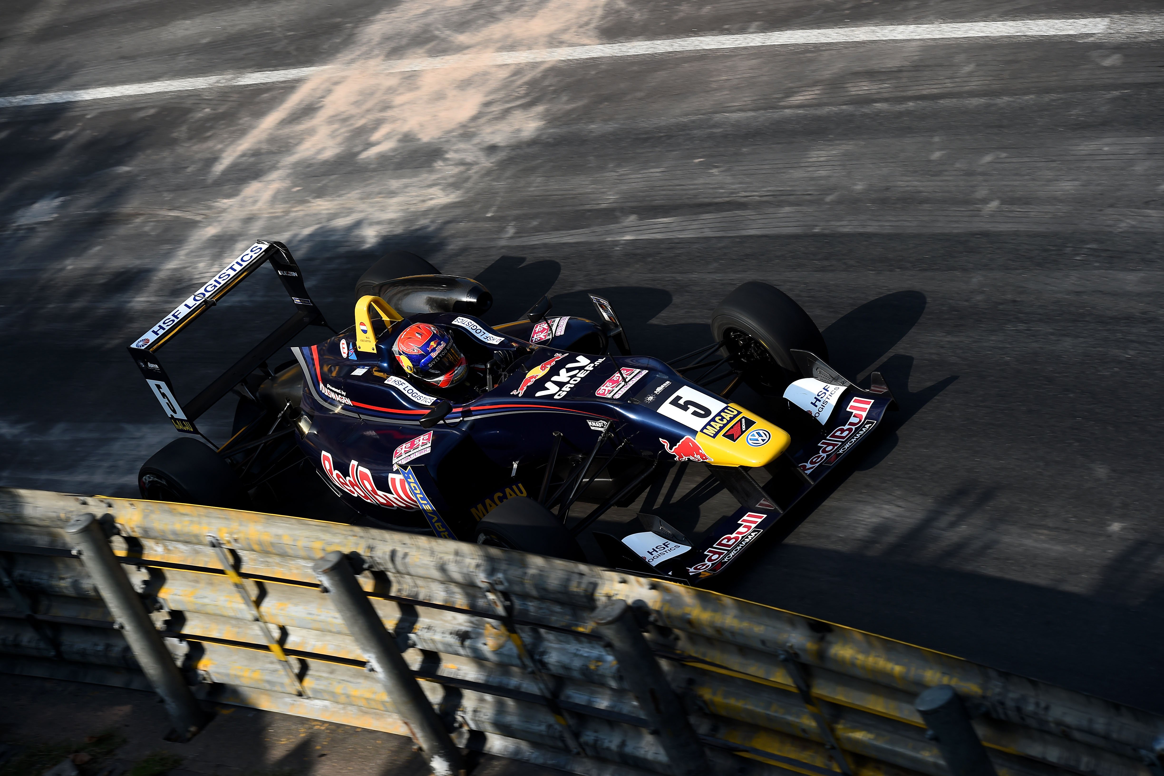 Sterke inhaalrace Verstappen in Macau