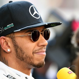 Na 99 testronden stond Lewis Hamilton 's middags de media te woord