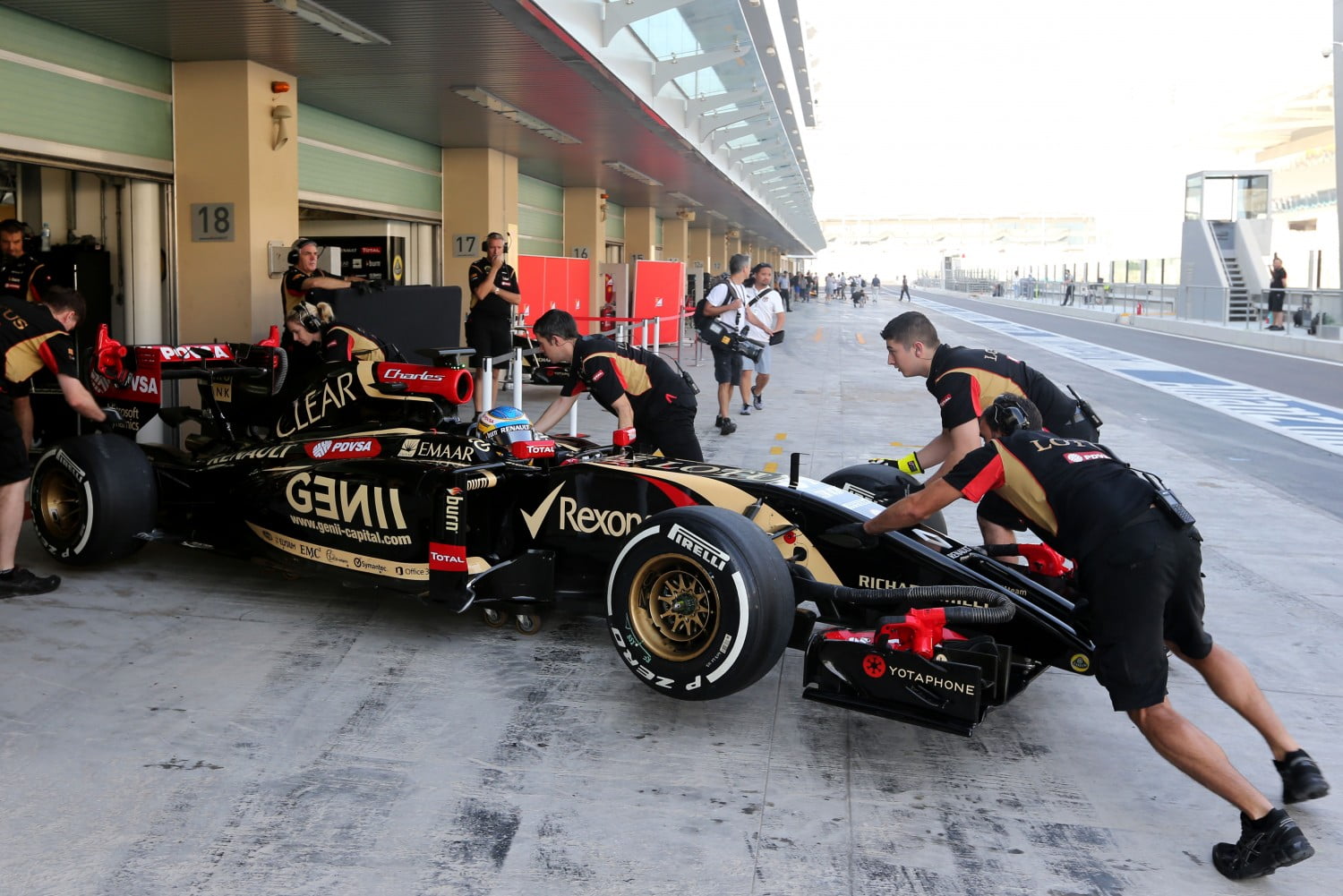 Lotus: ‘Vertrek van personeel oorzaak rampjaar’