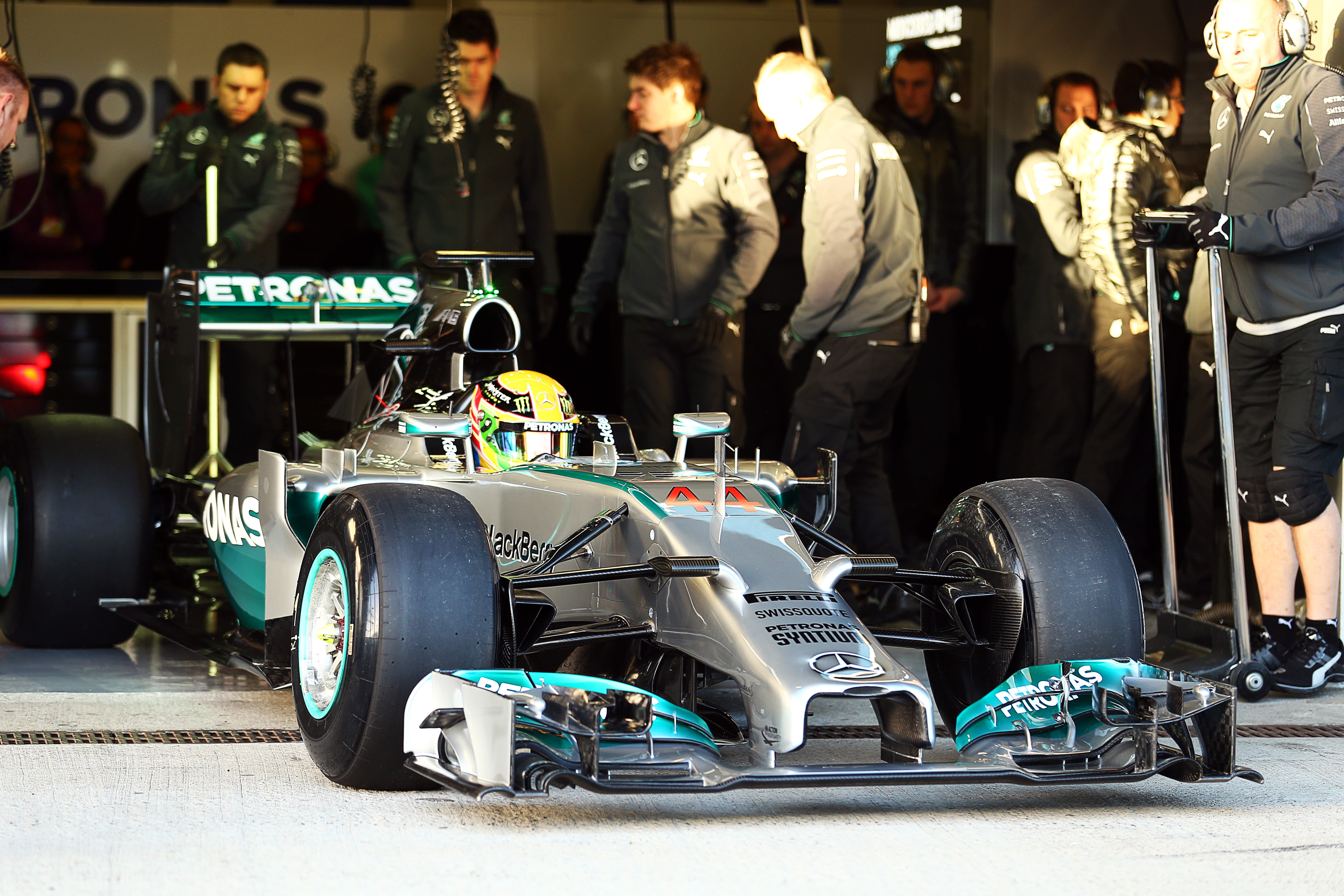 ‘Mercedes W06 debuteert half januari’