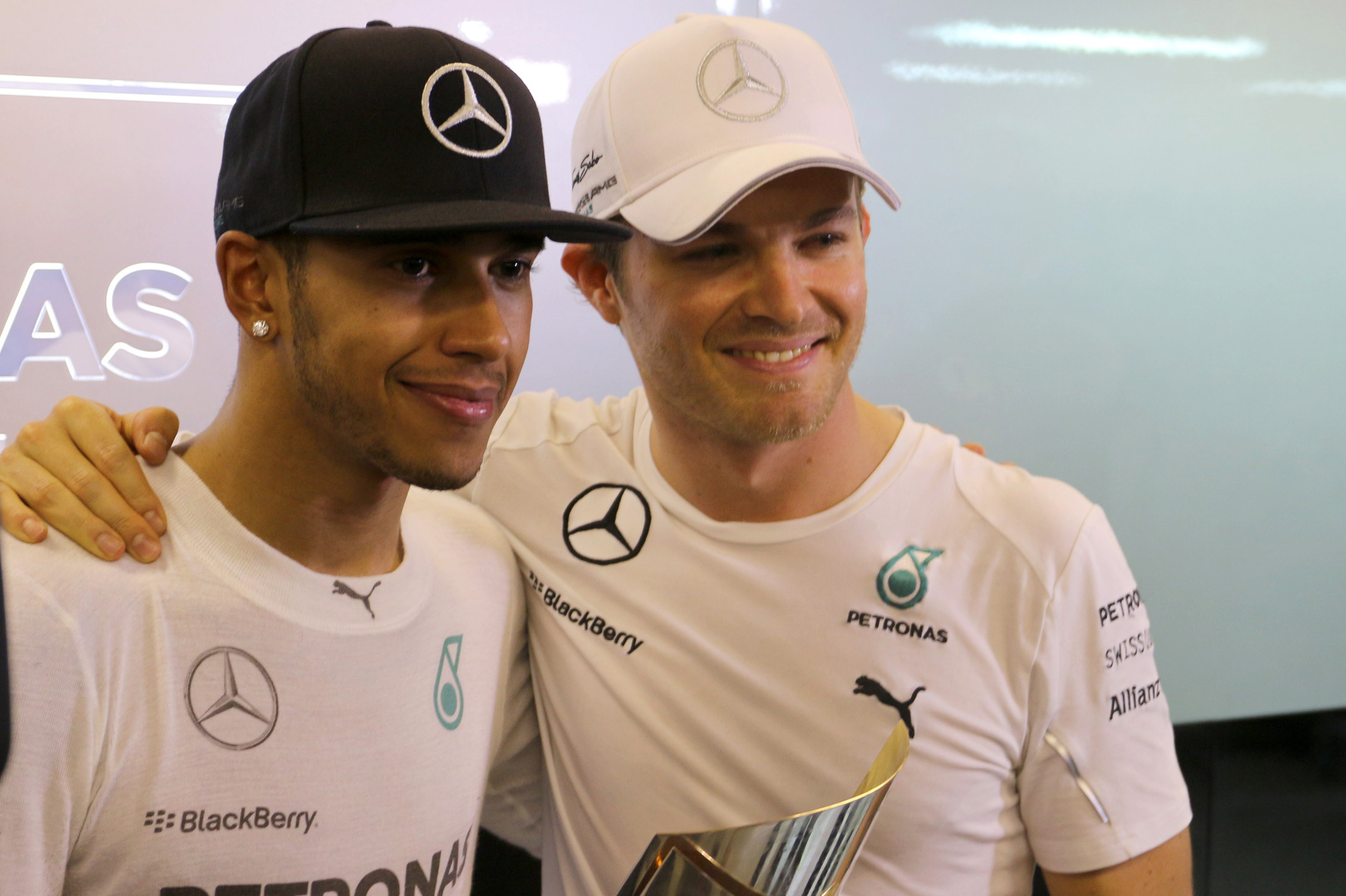 Lauda: ‘Betere band tussen Hamilton en Rosberg’