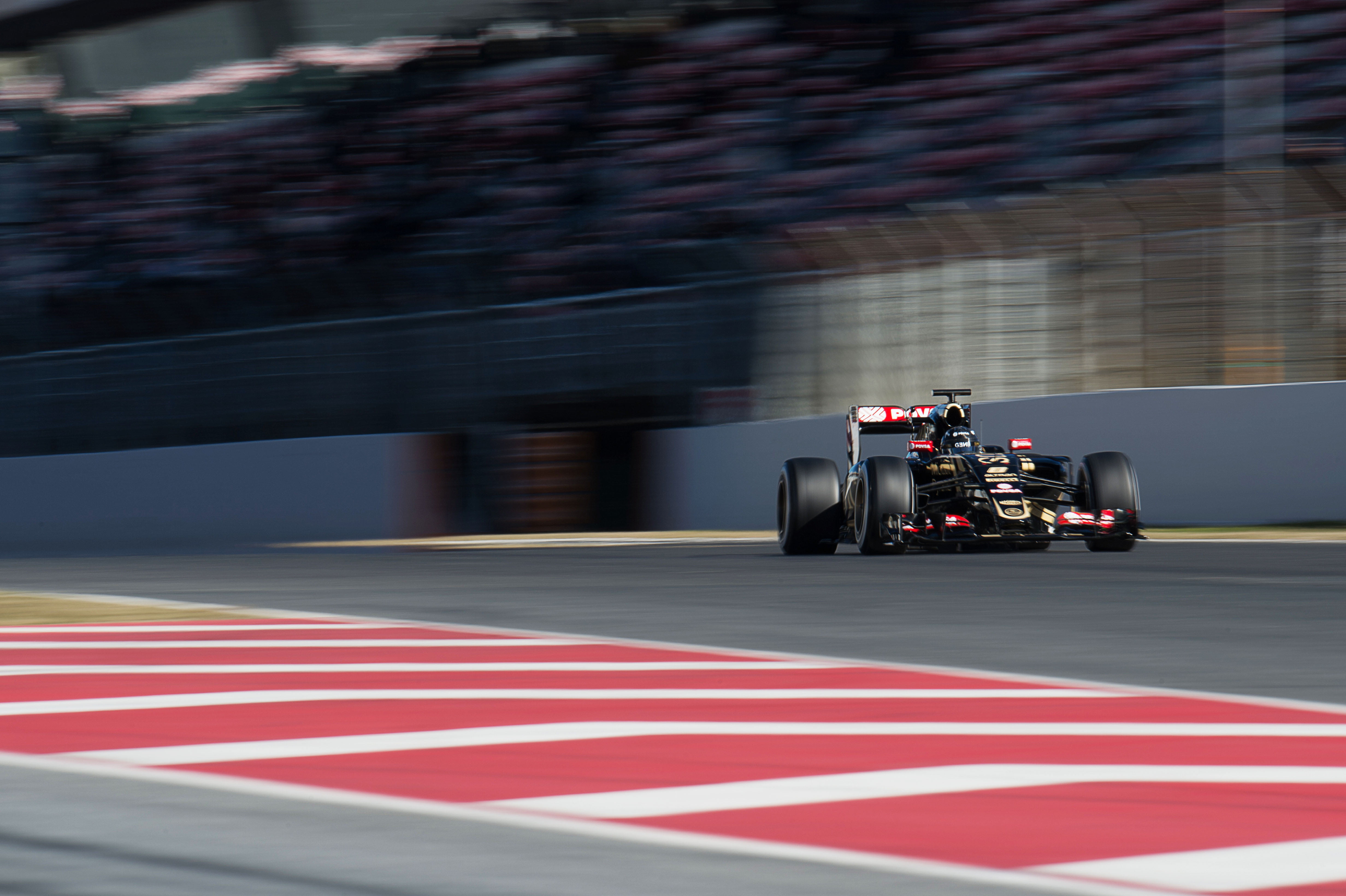 Barcelona dag 4: Grosjean bovenaan op dag vol rode vlaggen