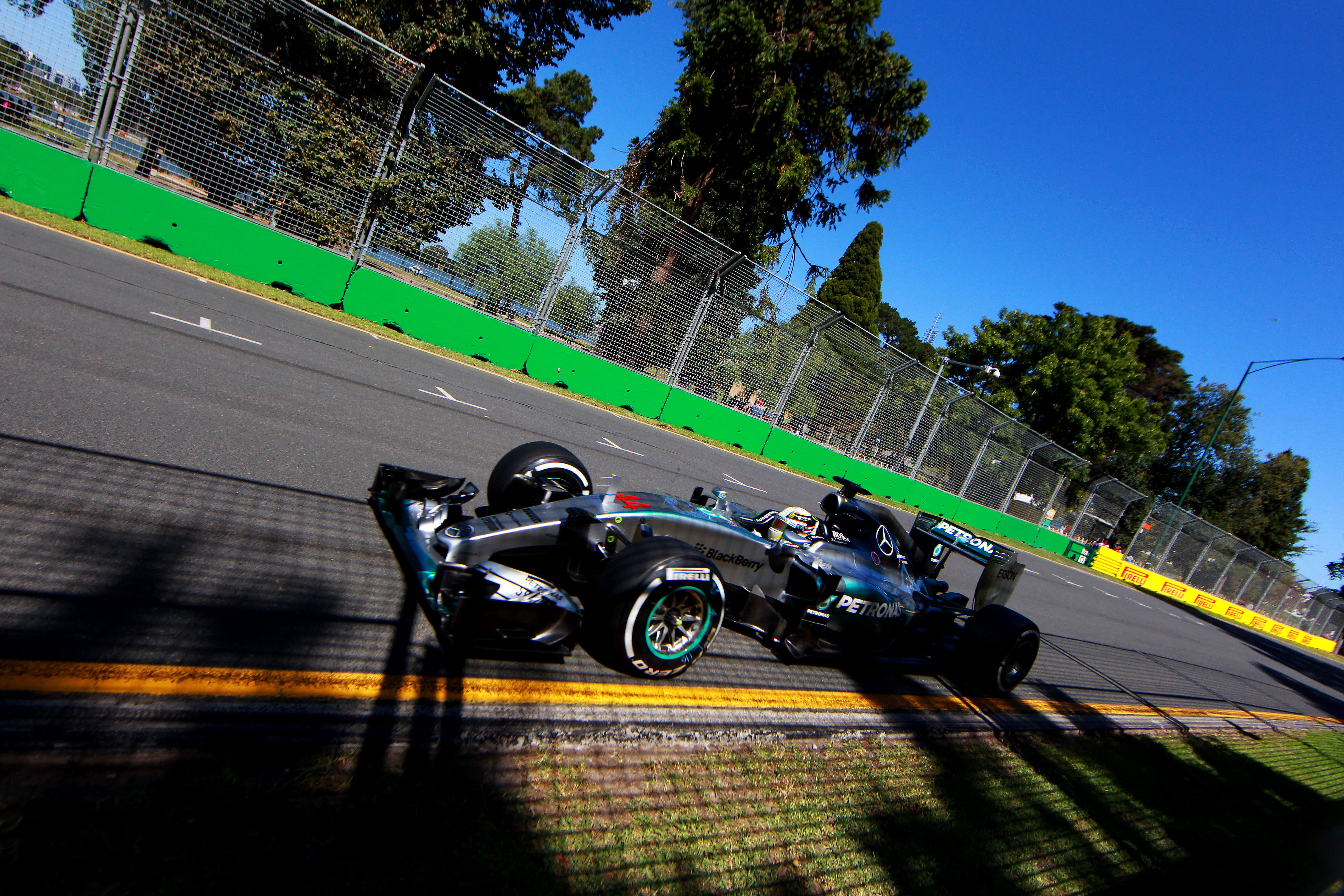 VT3: Hamilton snelste in laatste training Melbourne