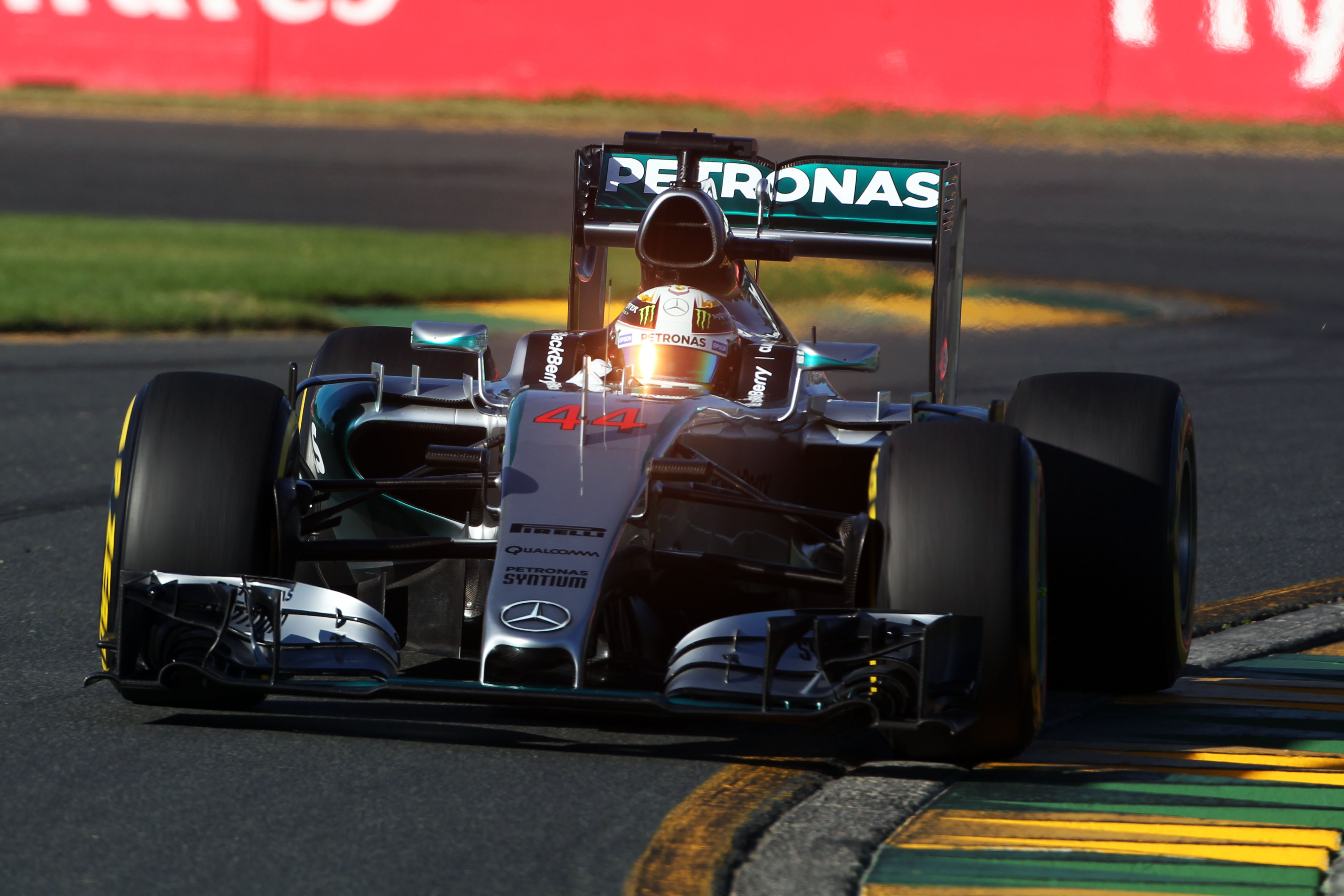 Kwalificatie: Hamilton op pole, Verstappen twaalfde