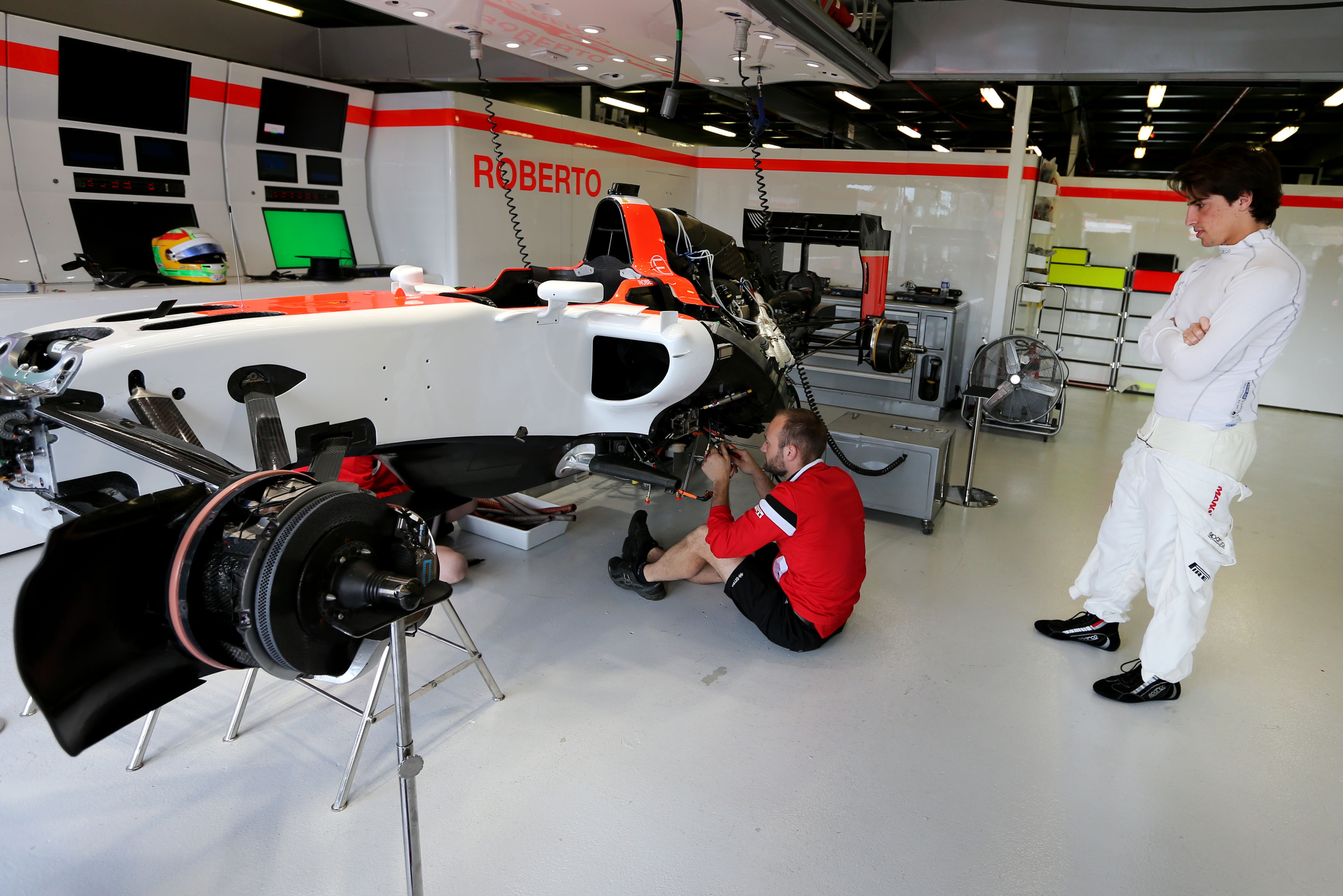 Manor-duo verheugt zich op eerste kilometers