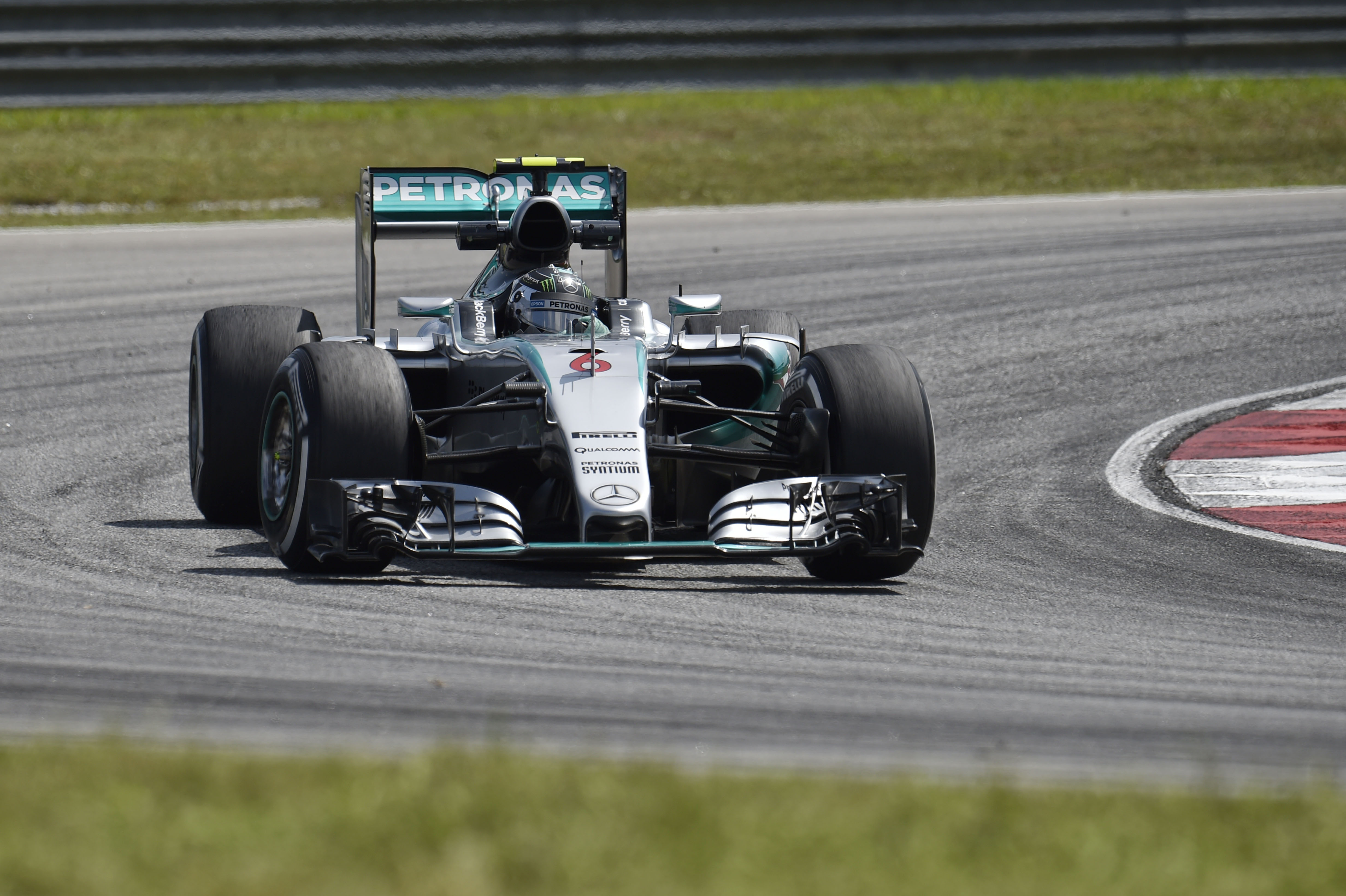 VT3: Rosberg leidt de dans