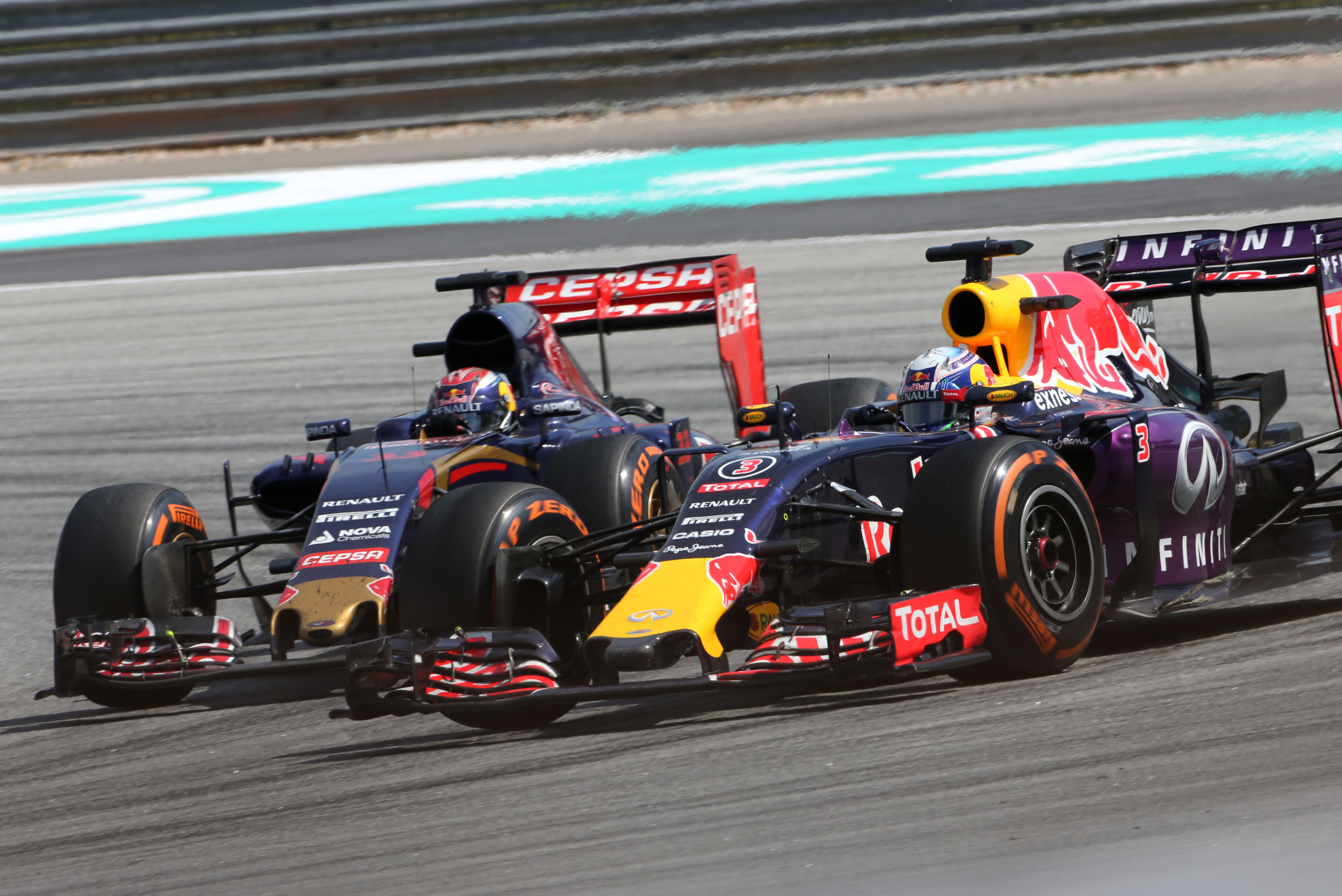 Toro Rosso klopt grote broer Red Bull