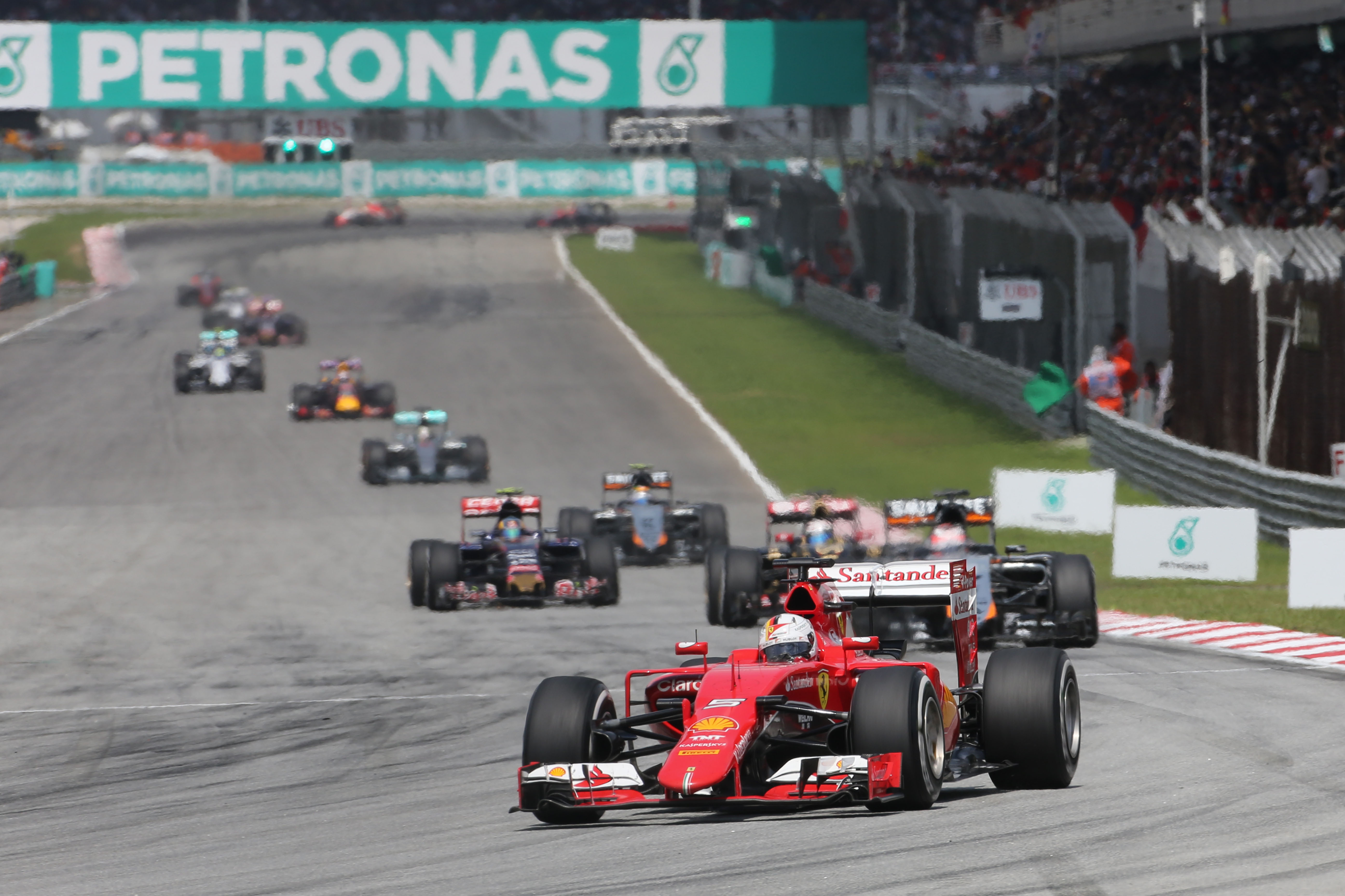 Race: Vettel wint, Verstappen scoort eerste punten