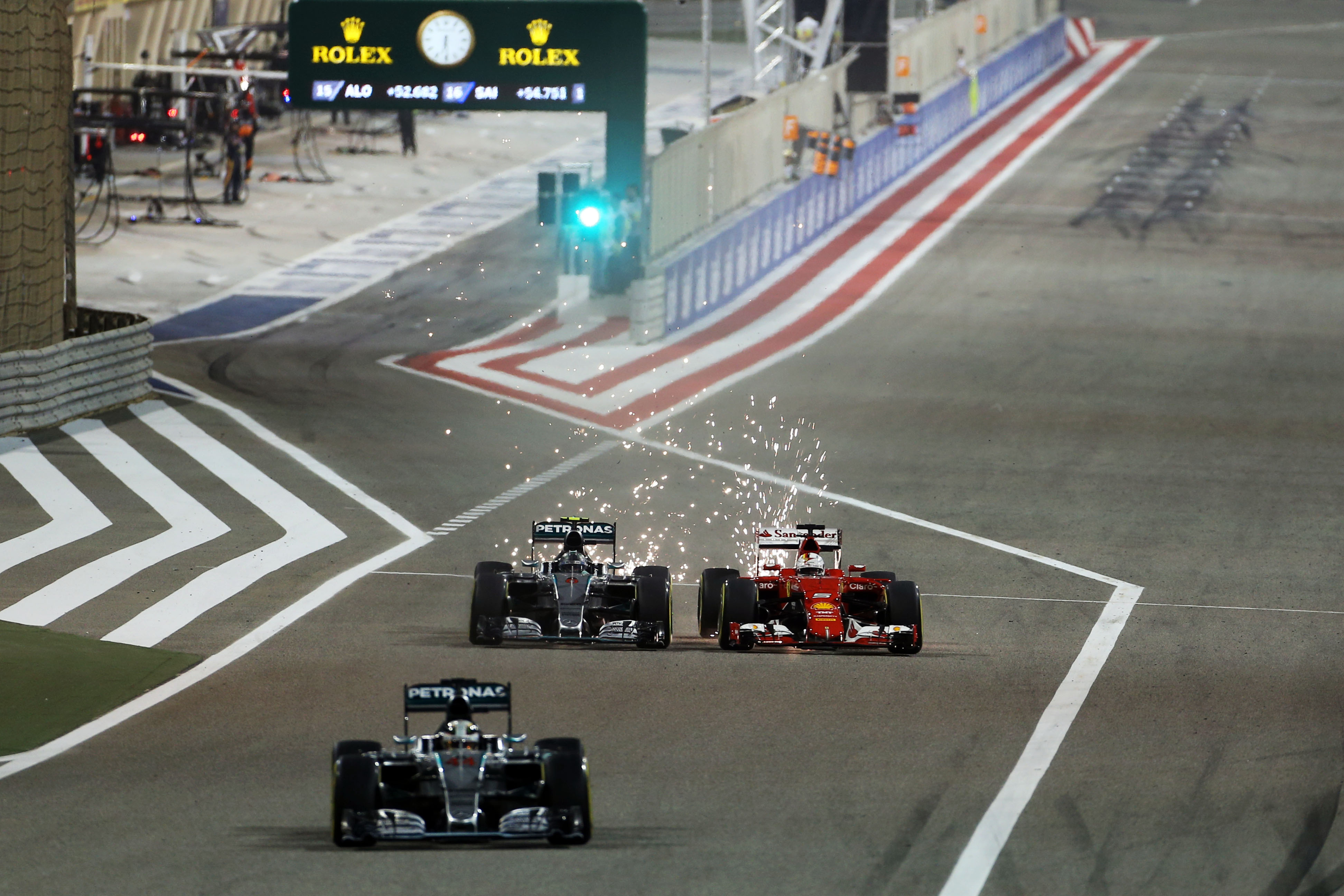Hamilton: ‘Ferrari heeft het ons lastig gemaakt’